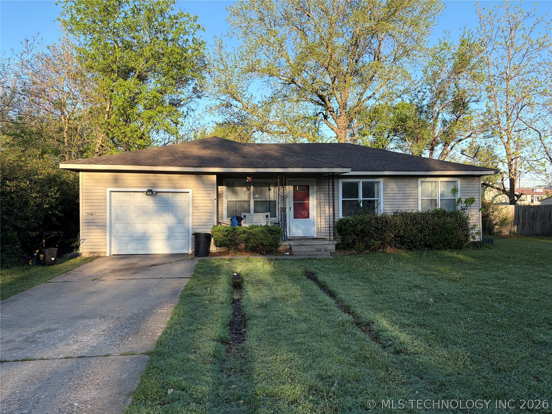 16 S Indianola Street Pryor OK 74361