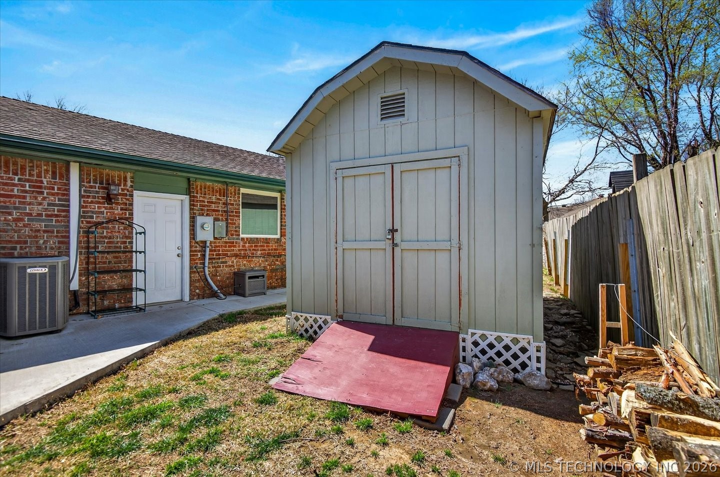 1811 Putnam Bartlesville OK 74006