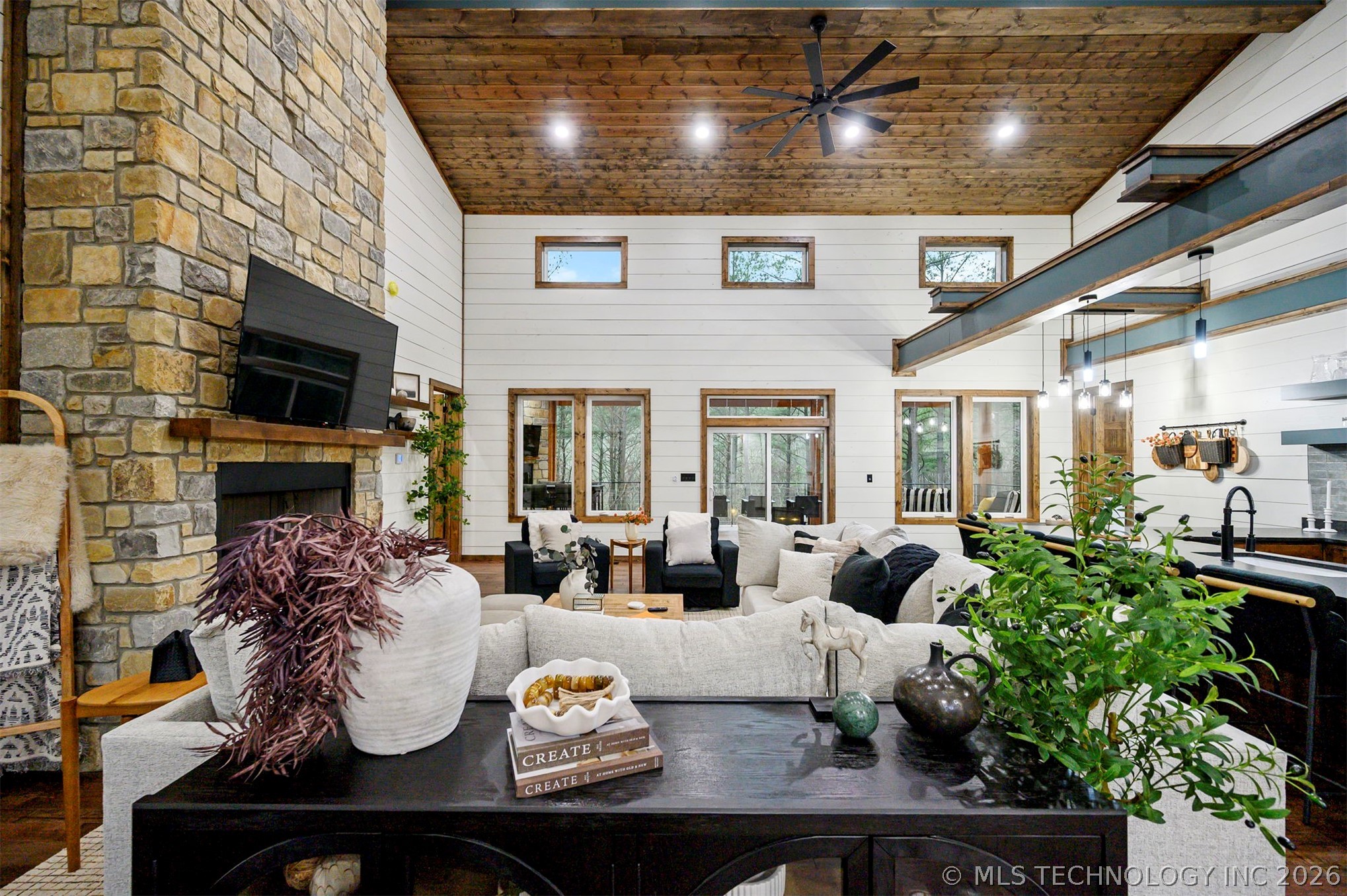 2057 Pine Hills Broken Bow OK 74728