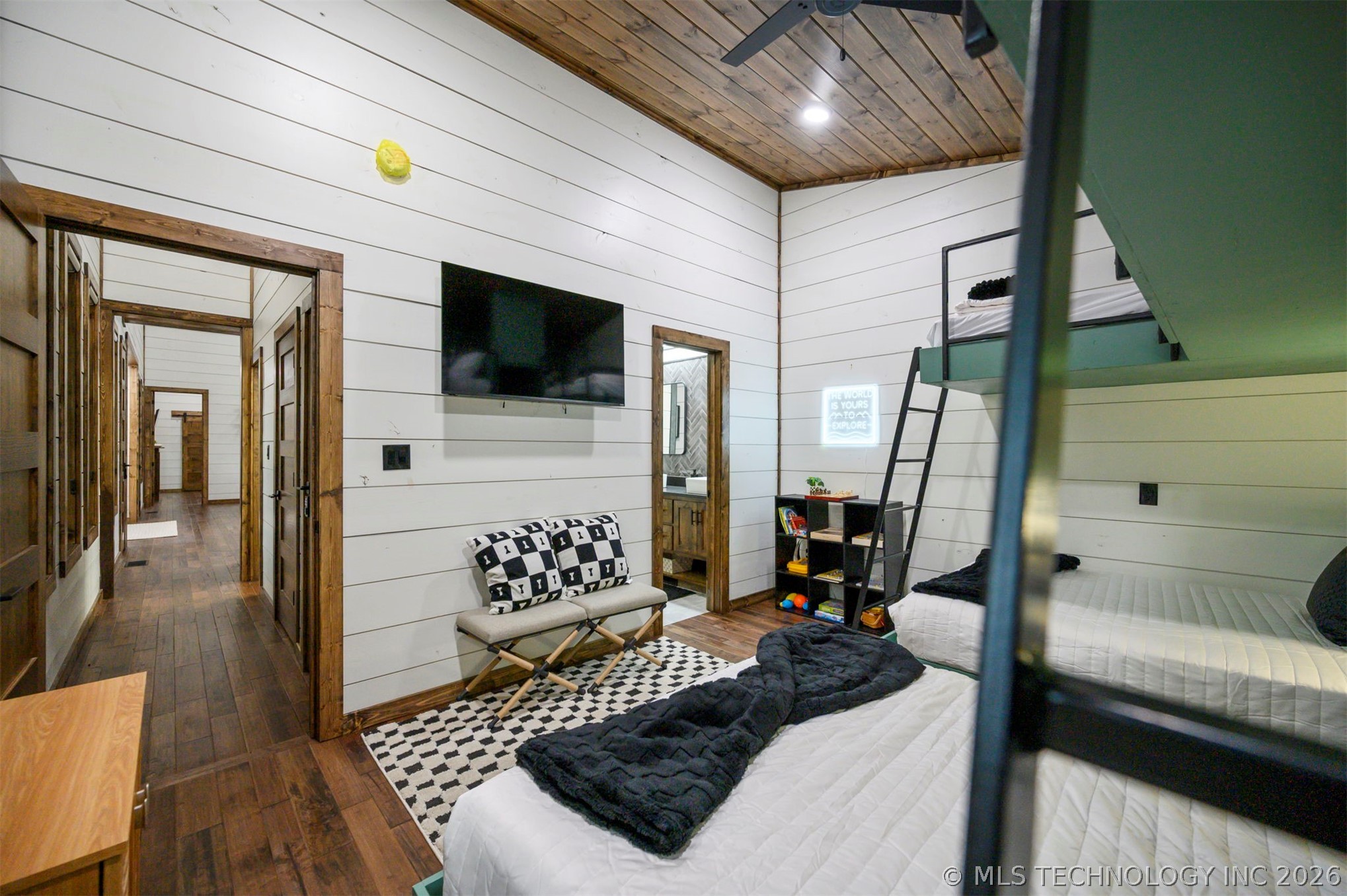 2057 Pine Hills Broken Bow OK 74728