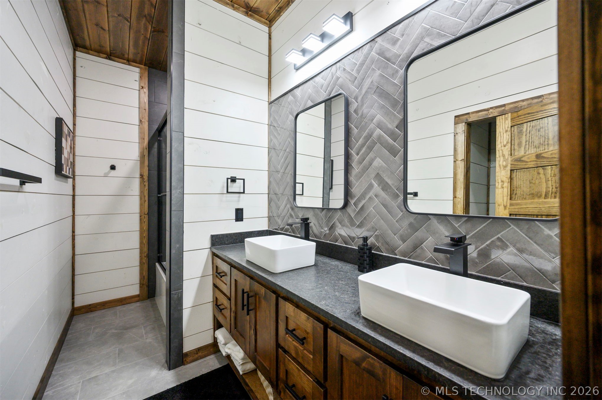 2057 Pine Hills Broken Bow OK 74728