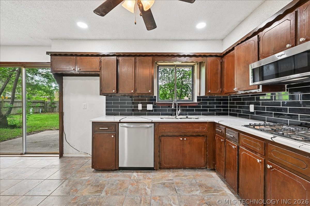 1666 S Pecan Avenue Broken Arrow OK 74011