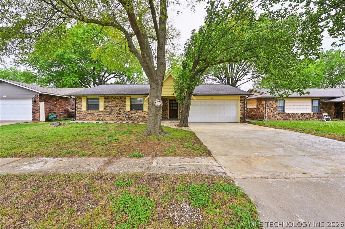 1666 S Pecan Avenue Broken Arrow OK 74011