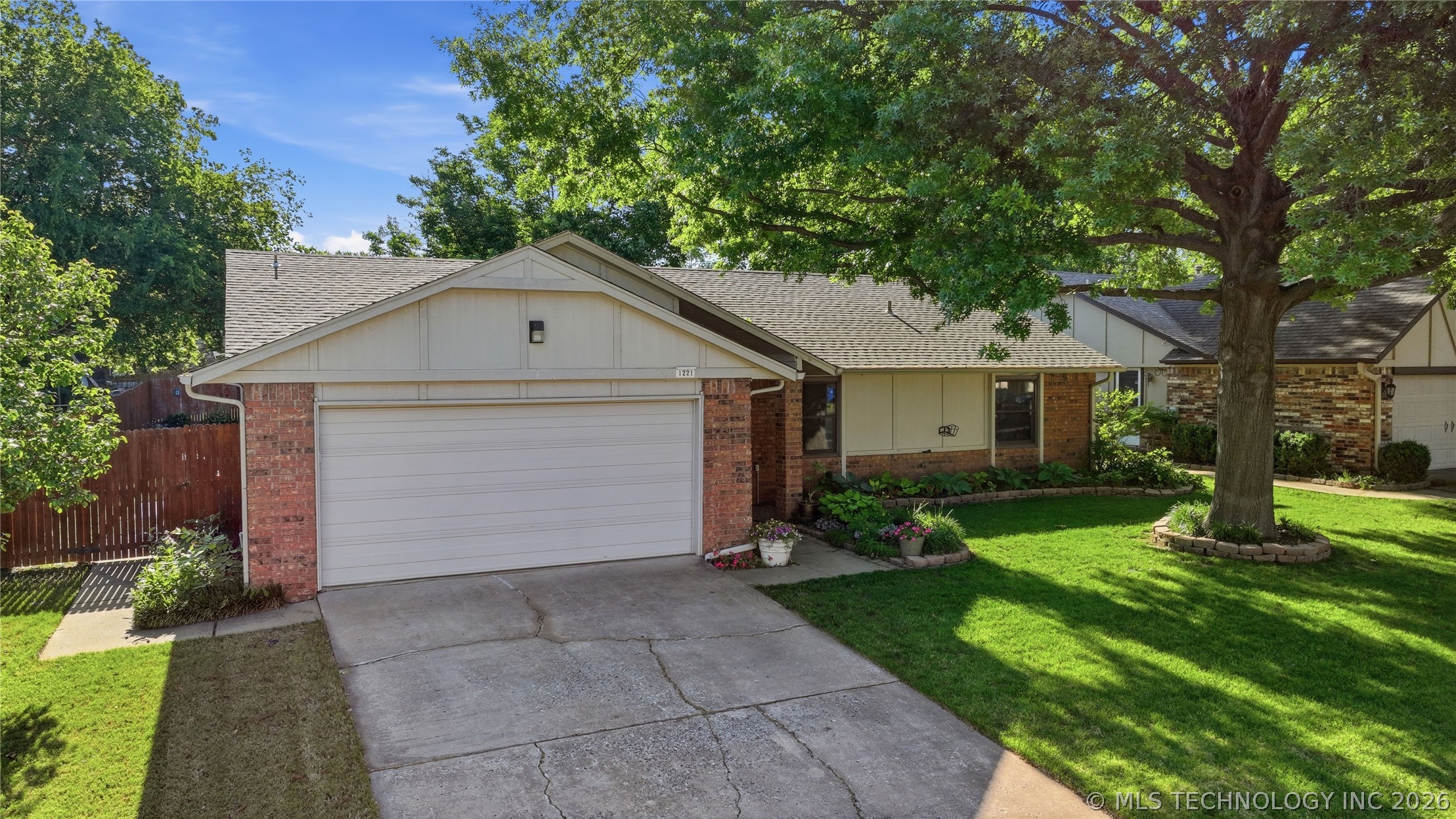 1221 S Chestnut Avenue Broken Arrow OK 74012