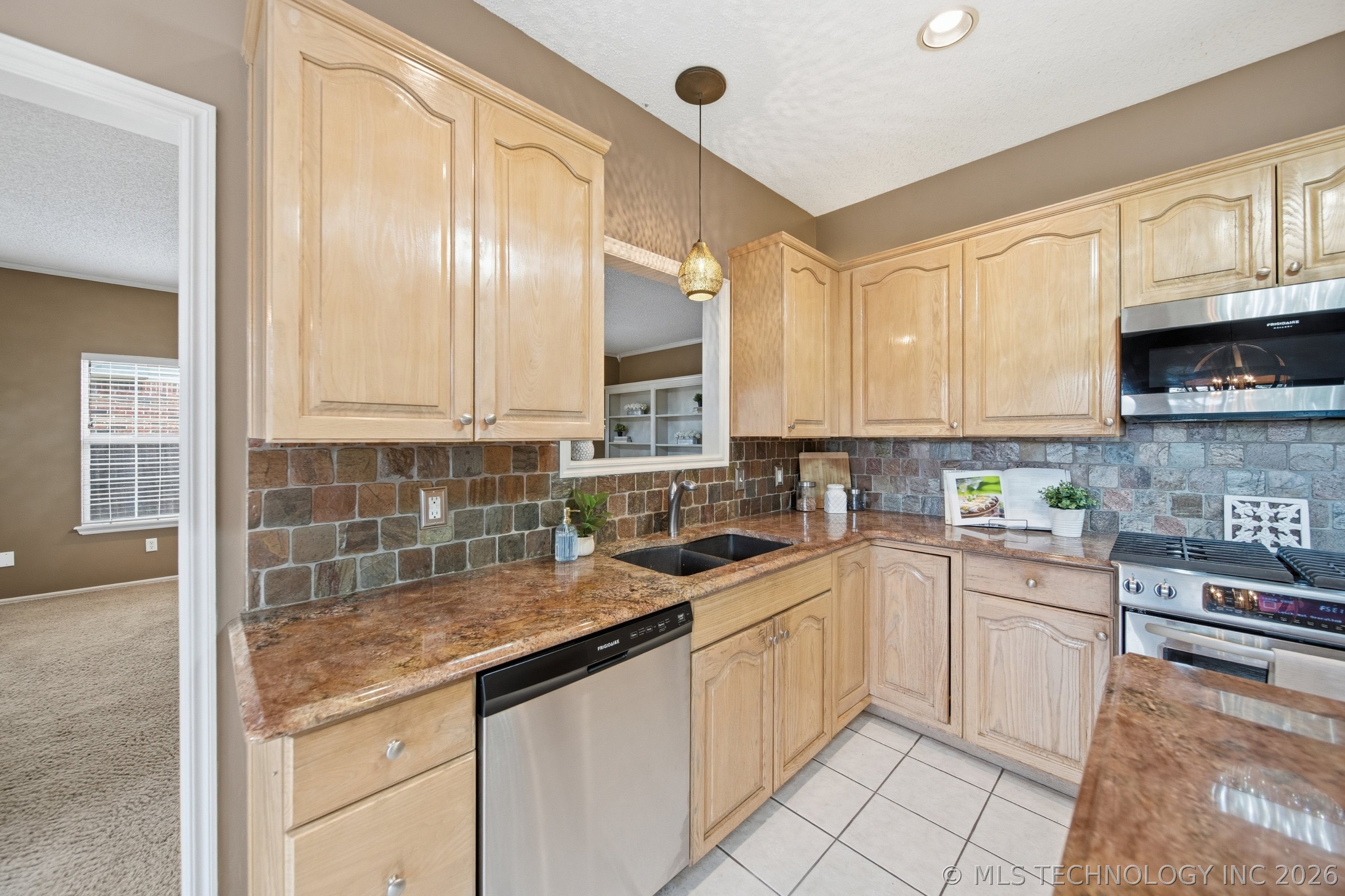 411 W Union Place Broken Arrow OK 74011