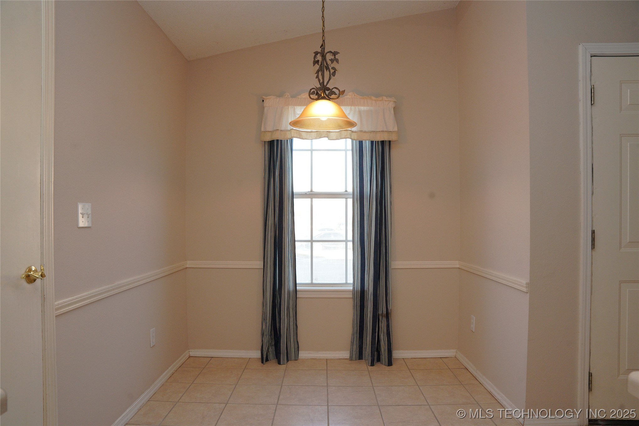 1907 N Chambers Avenue Claremore OK 74017