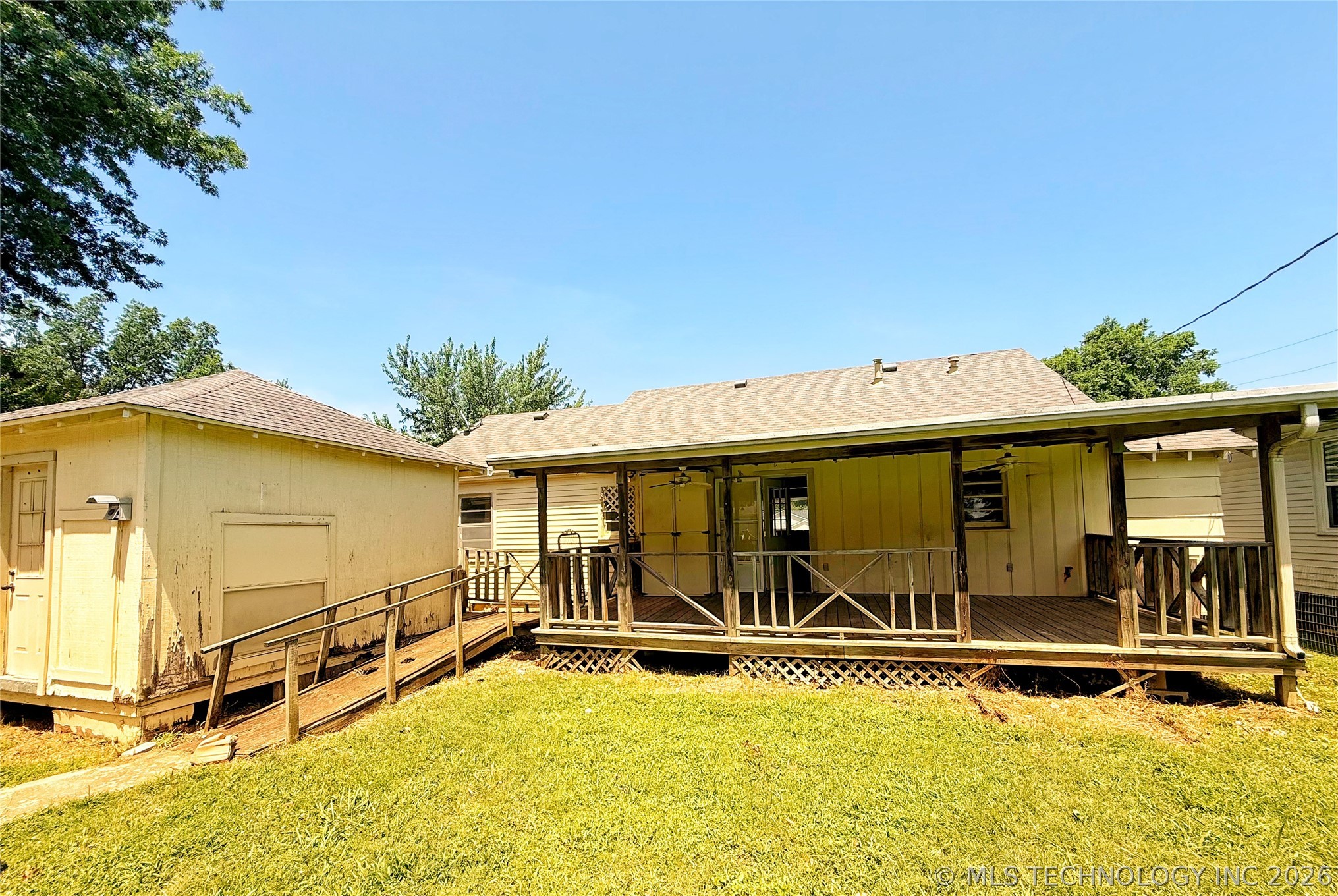 719 N Kelker Holdenville OK 74848