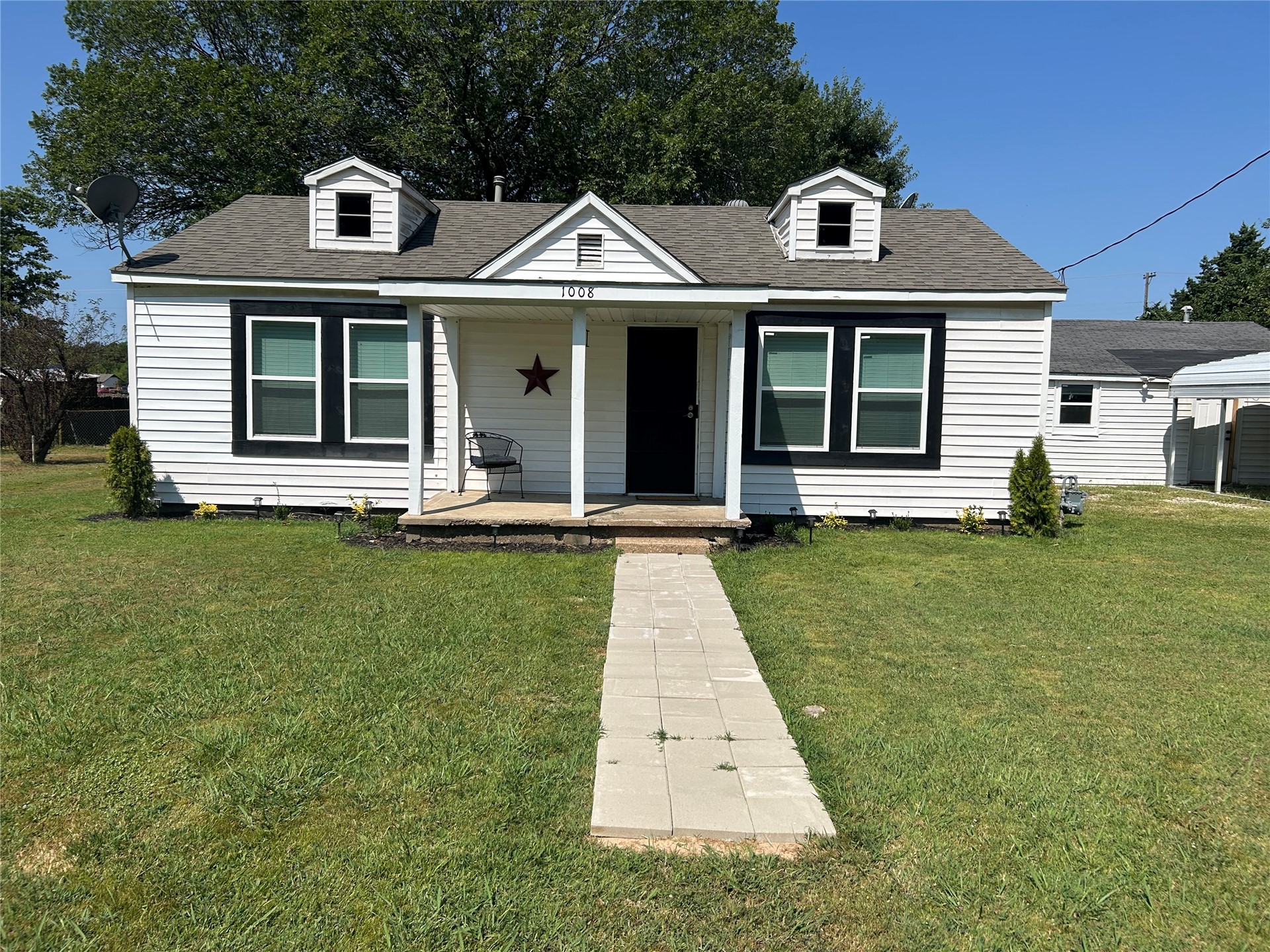 1008 1st Avenue Warner OK 74469