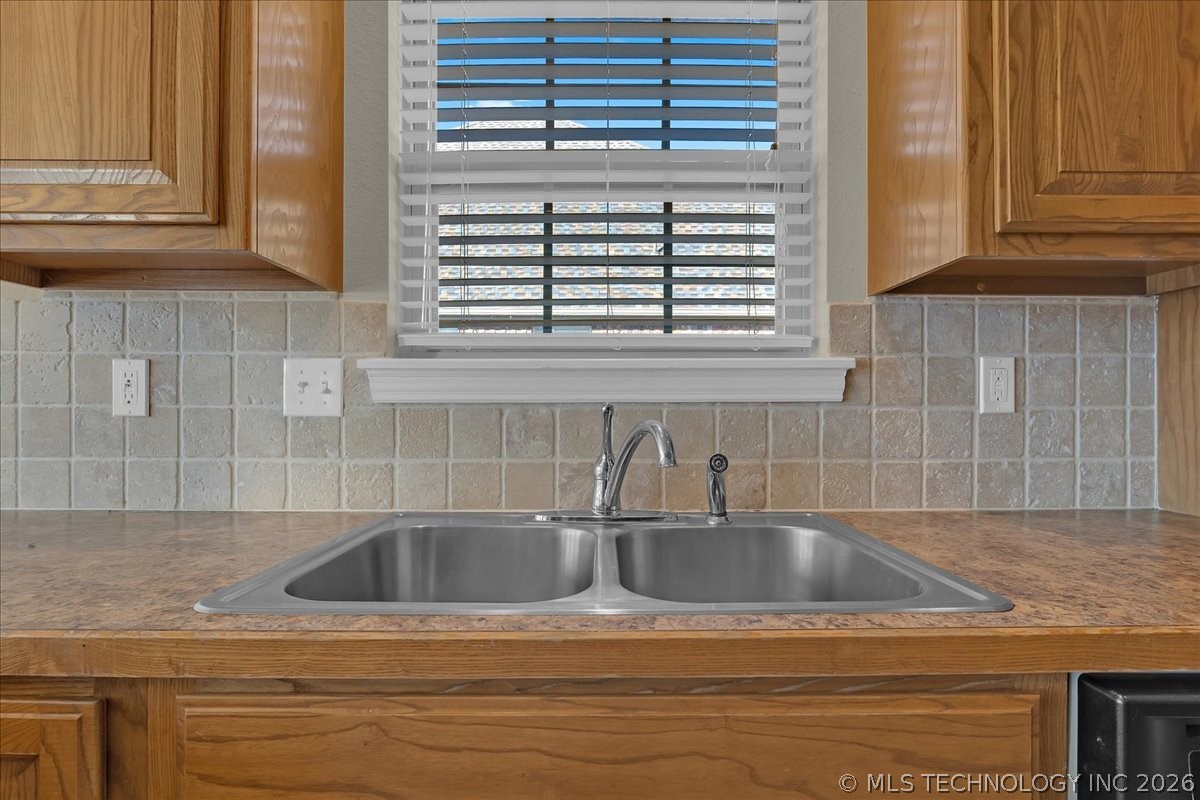 2405 W Quinton Street Broken Arrow OK 74011