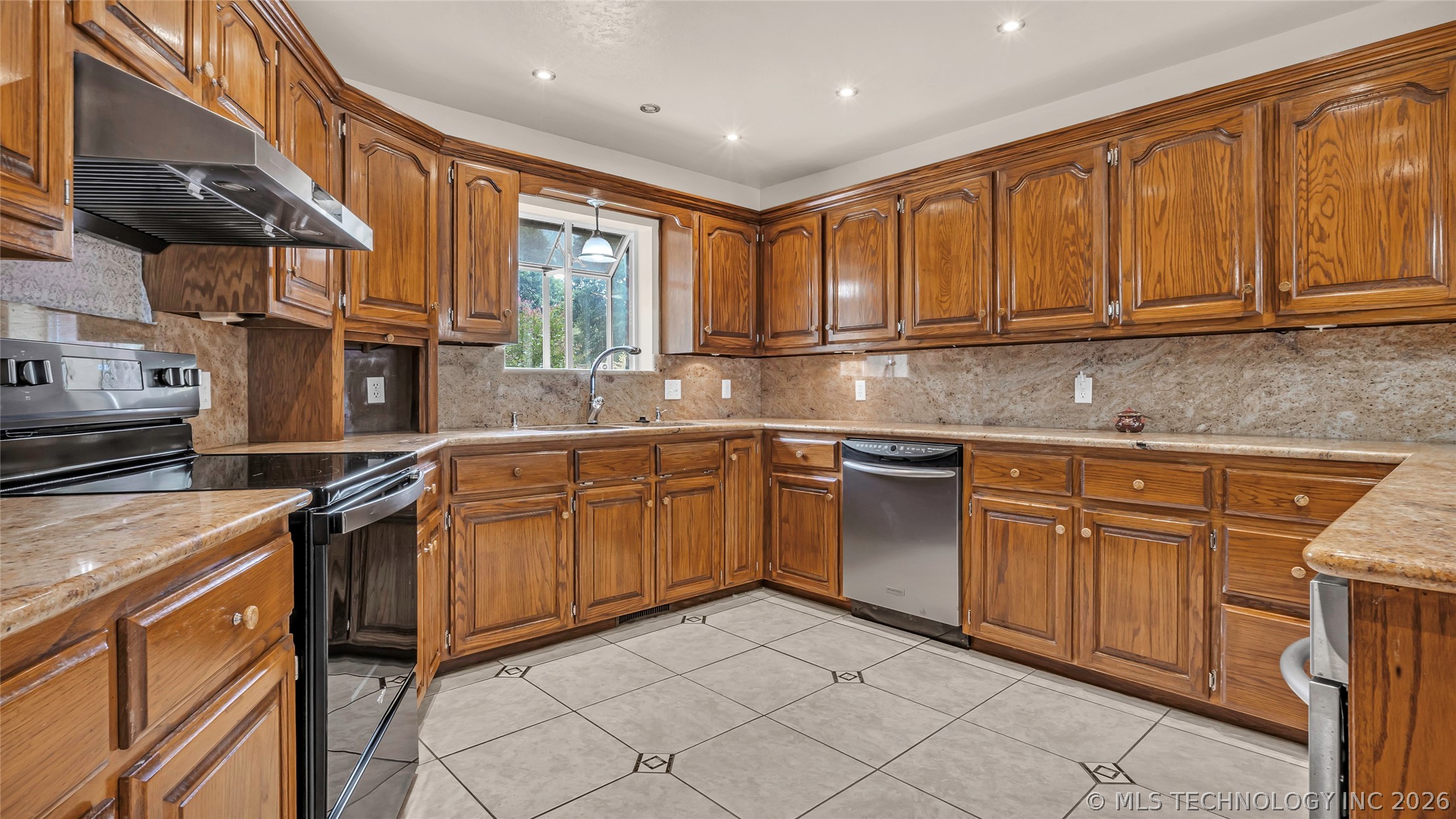 2800 Ridgeway Ardmore OK 73401