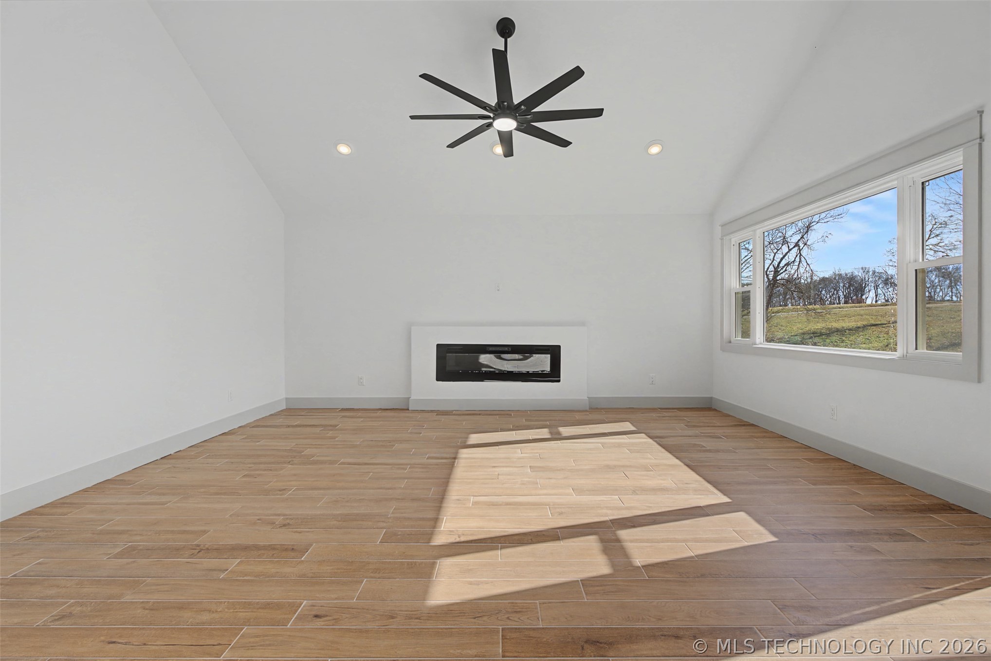 240 E 14th Street Grove OK 74344