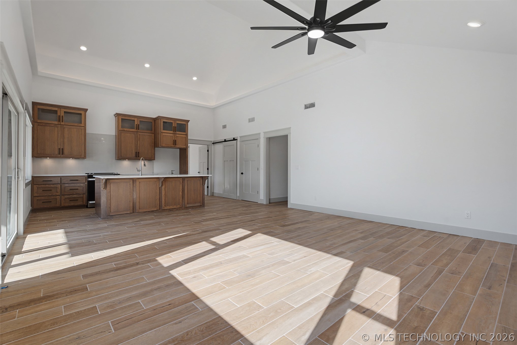 240 E 14th Street Grove OK 74344