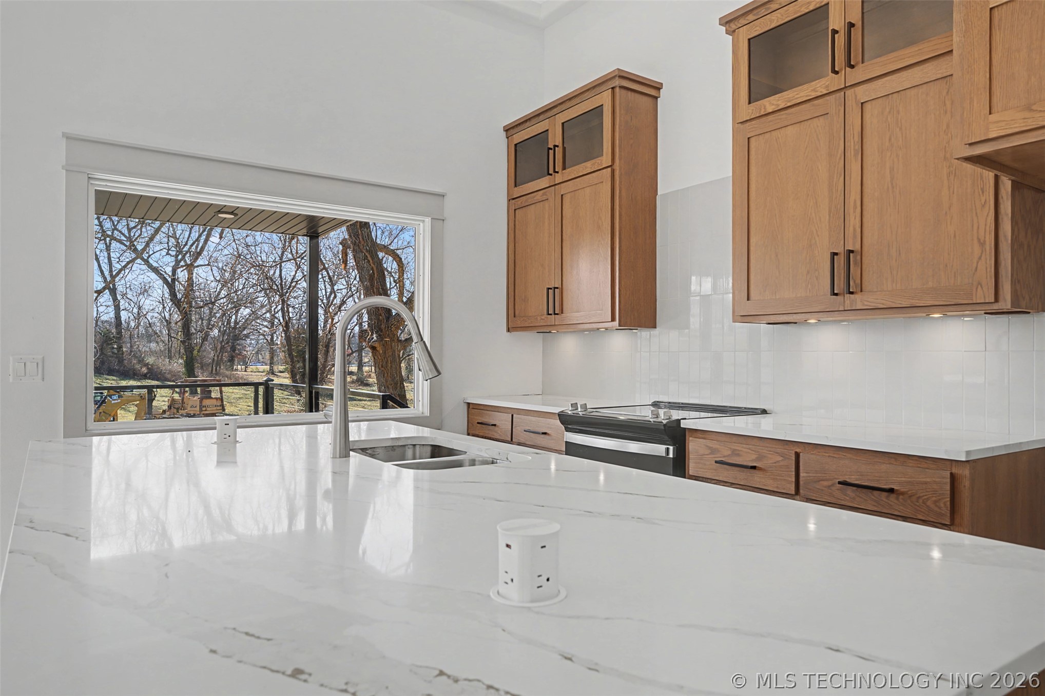 240 E 14th Street Grove OK 74344