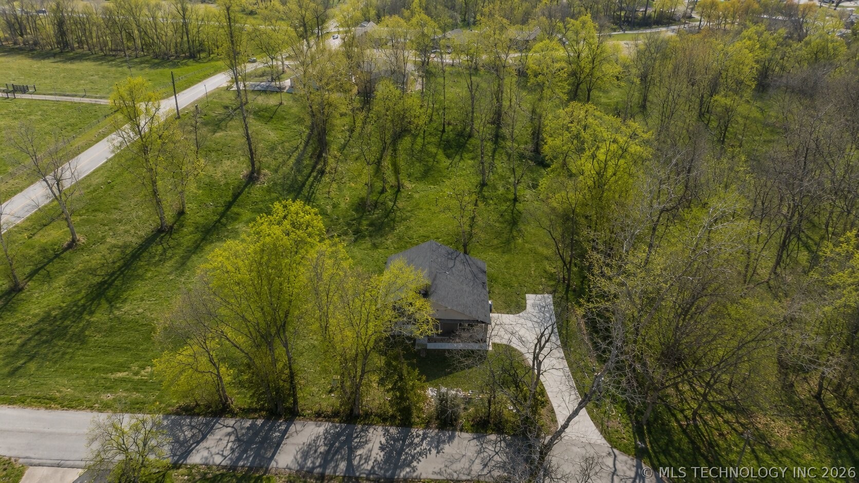 240 E 14th Street Grove OK 74344