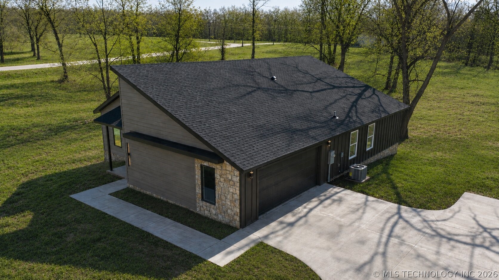 240 E 14th Street Grove OK 74344