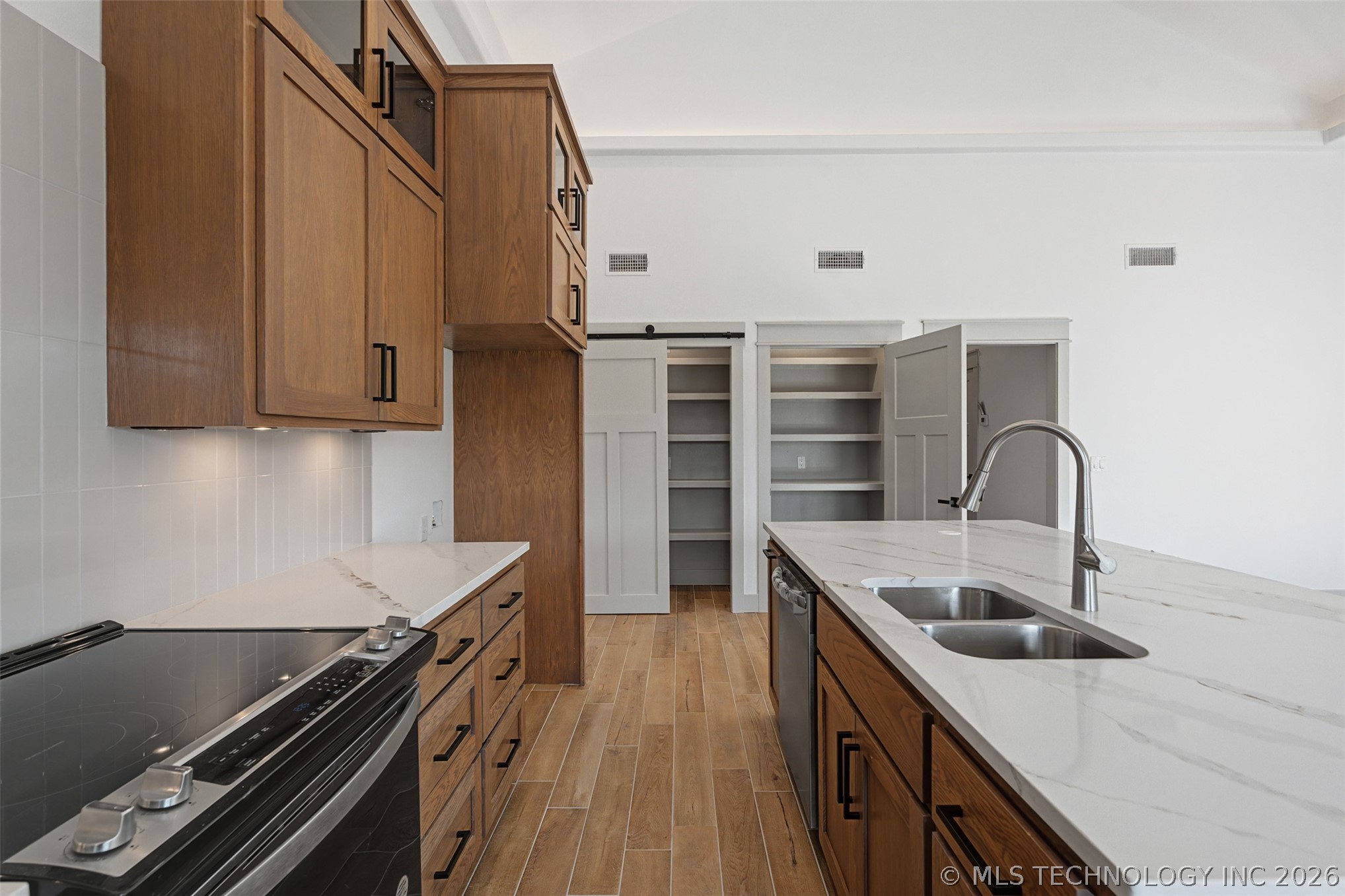 240 E 14th Street Grove OK 74344