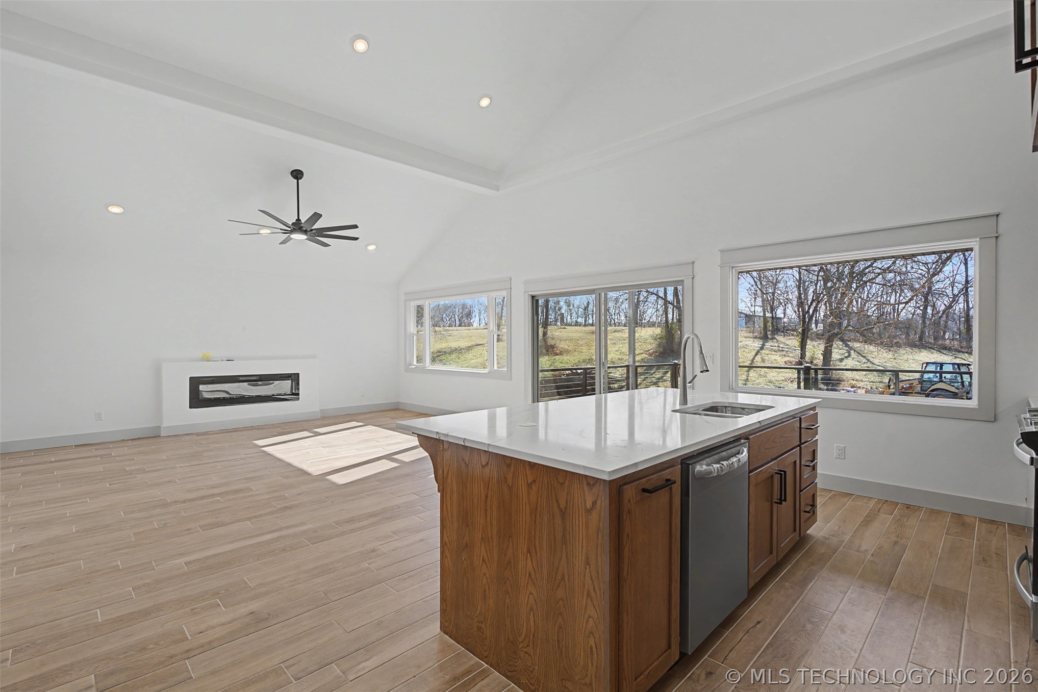 240 E 14th Street Grove OK 74344