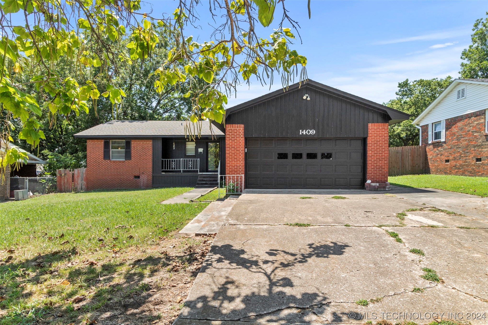 1409 E 4th Street Ada OK 74820