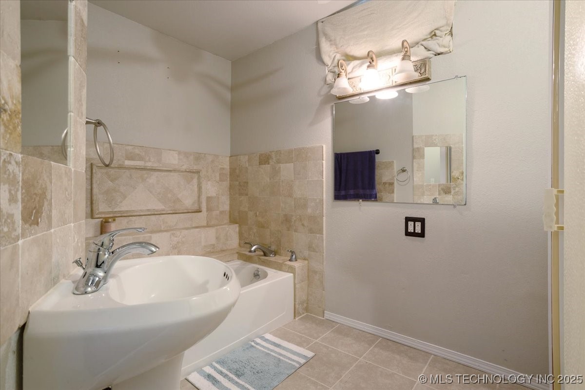 1216 11th Avenue NW Ardmore OK 73401