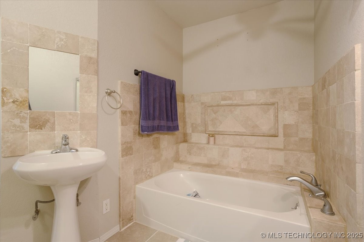 1216 11th Avenue NW Ardmore OK 73401