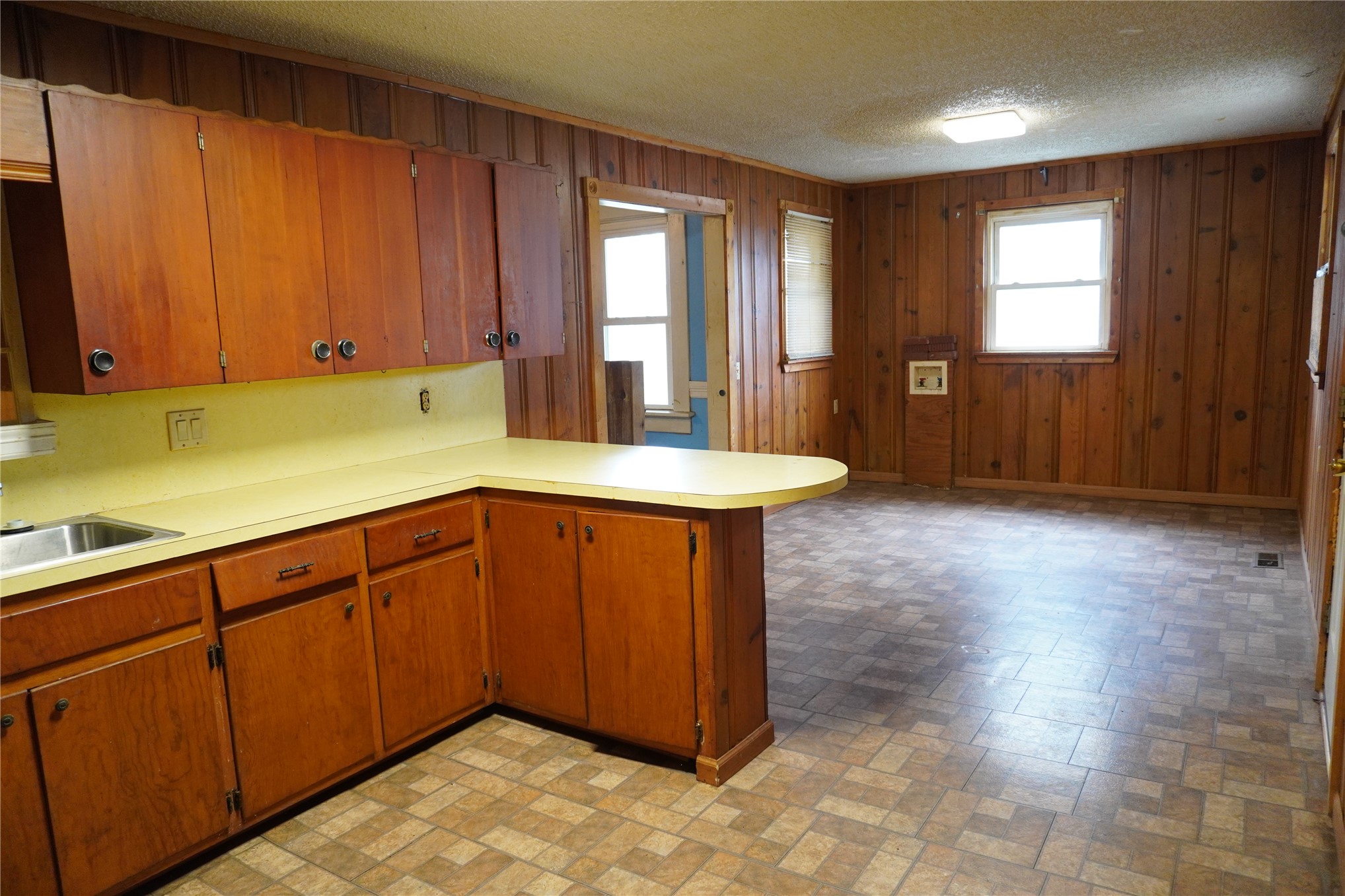 208 NW 5th Street Checotah OK 74426