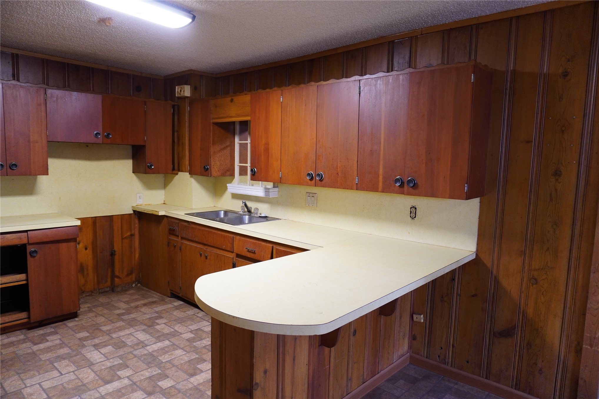208 NW 5th Street Checotah OK 74426