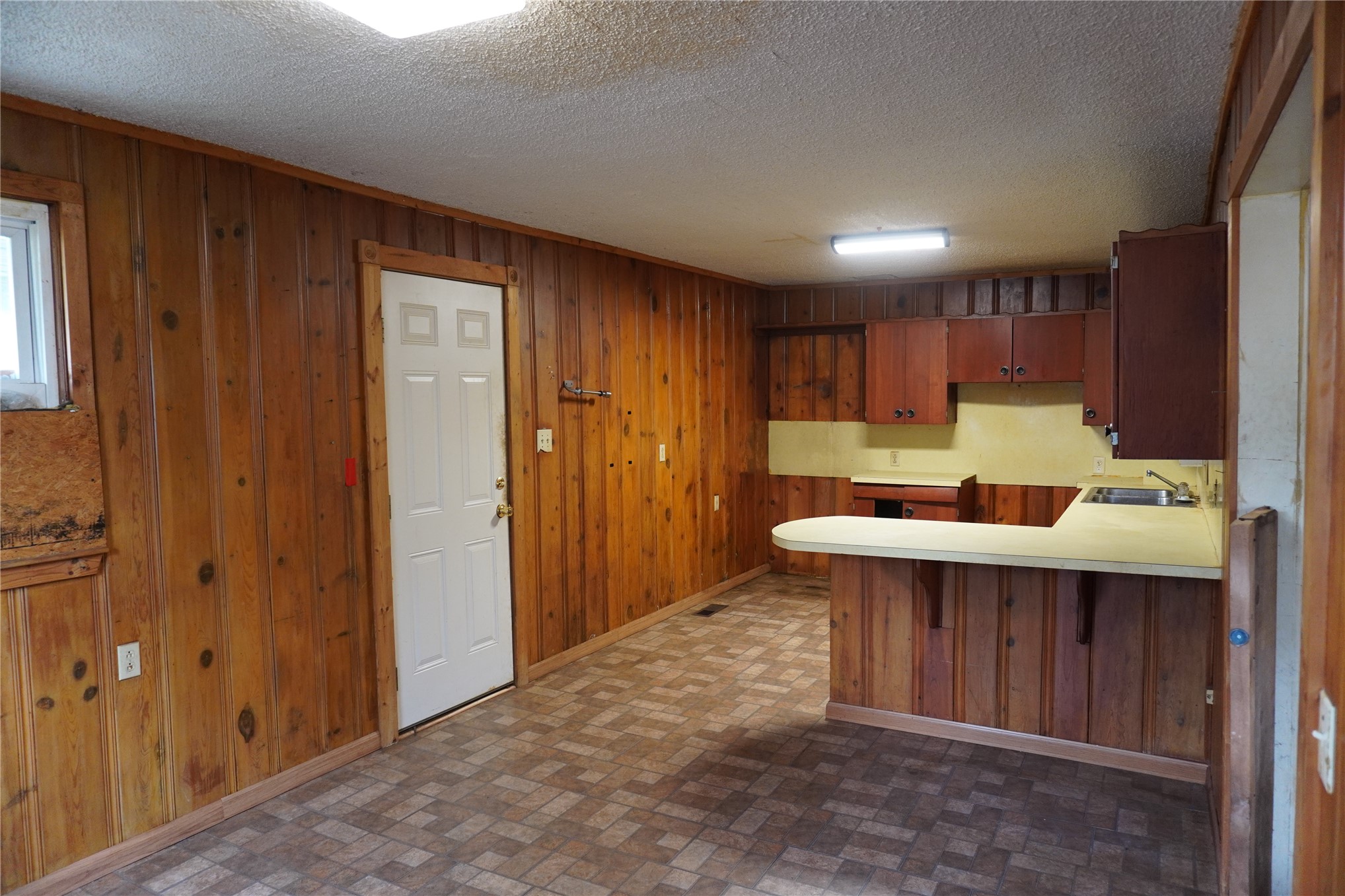 208 NW 5th Street Checotah OK 74426