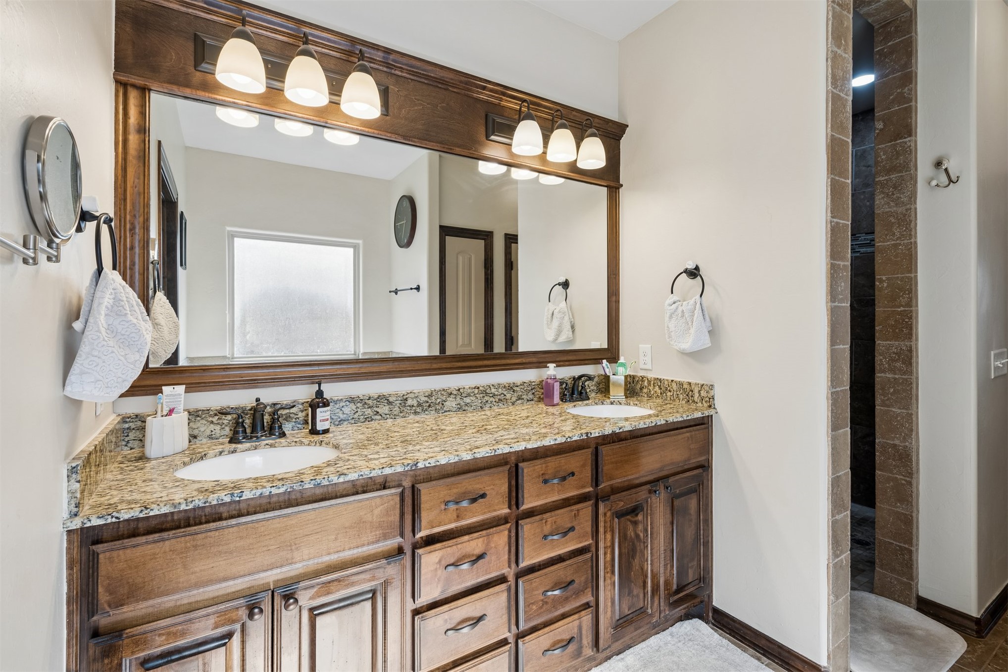 636 NE 23rd Moore OK 73160