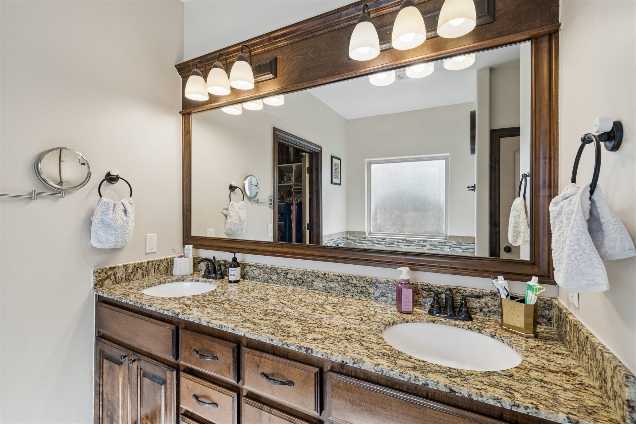 636 NE 23rd Moore OK 73160