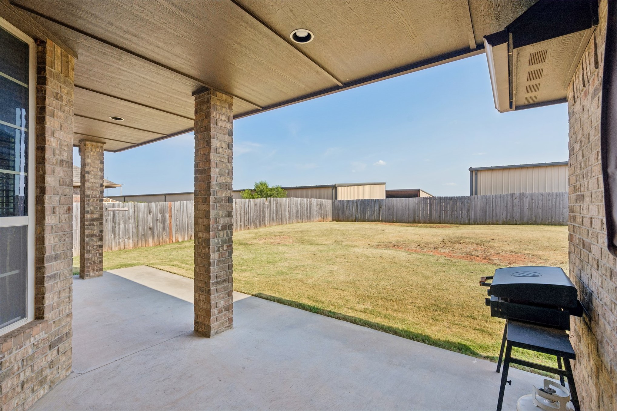 636 NE 23rd Moore OK 73160
