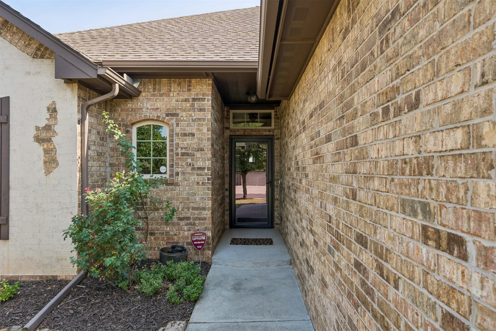 636 NE 23rd Moore OK 73160