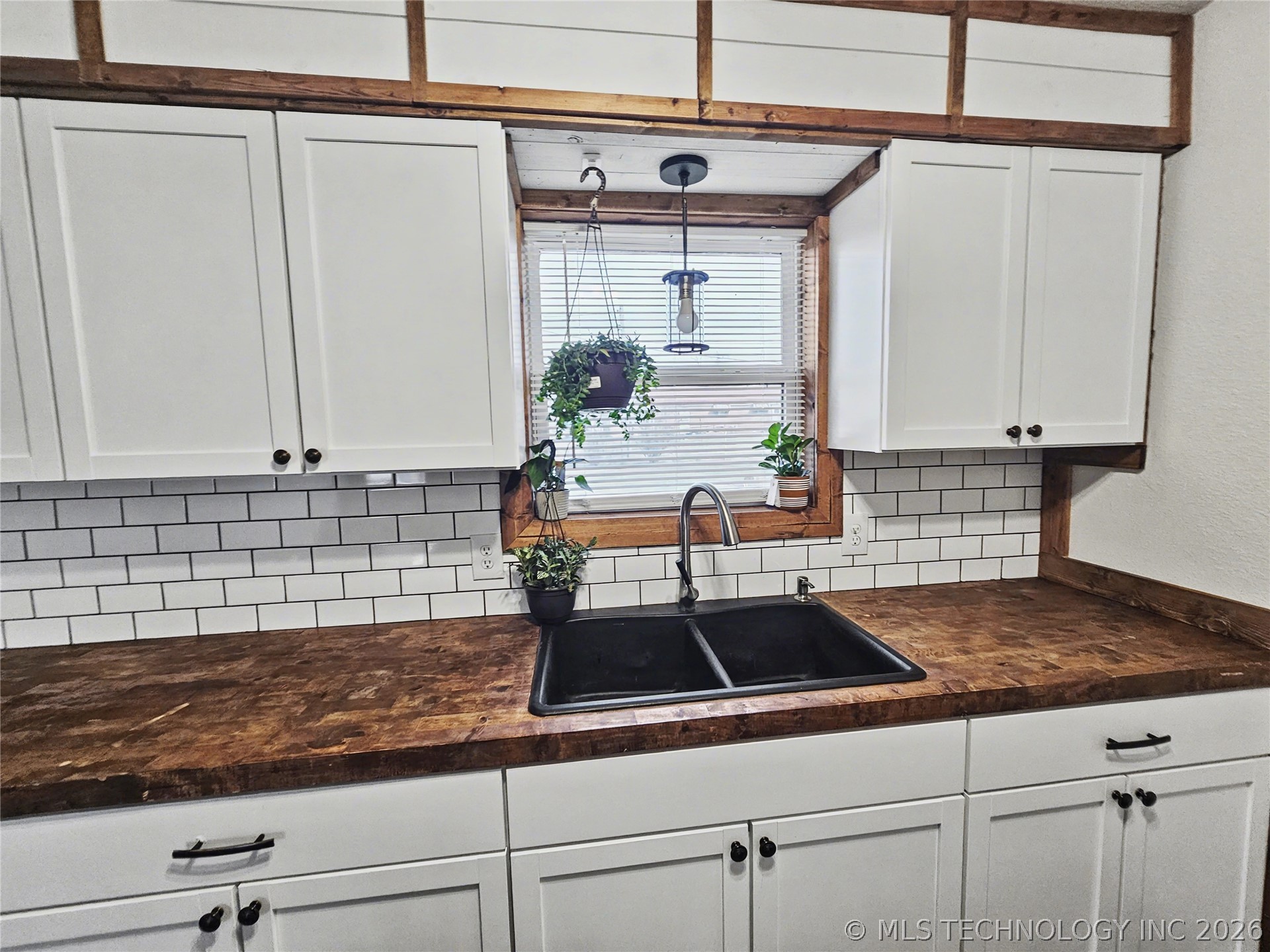 1403 N 6th Street Stilwell OK 74960