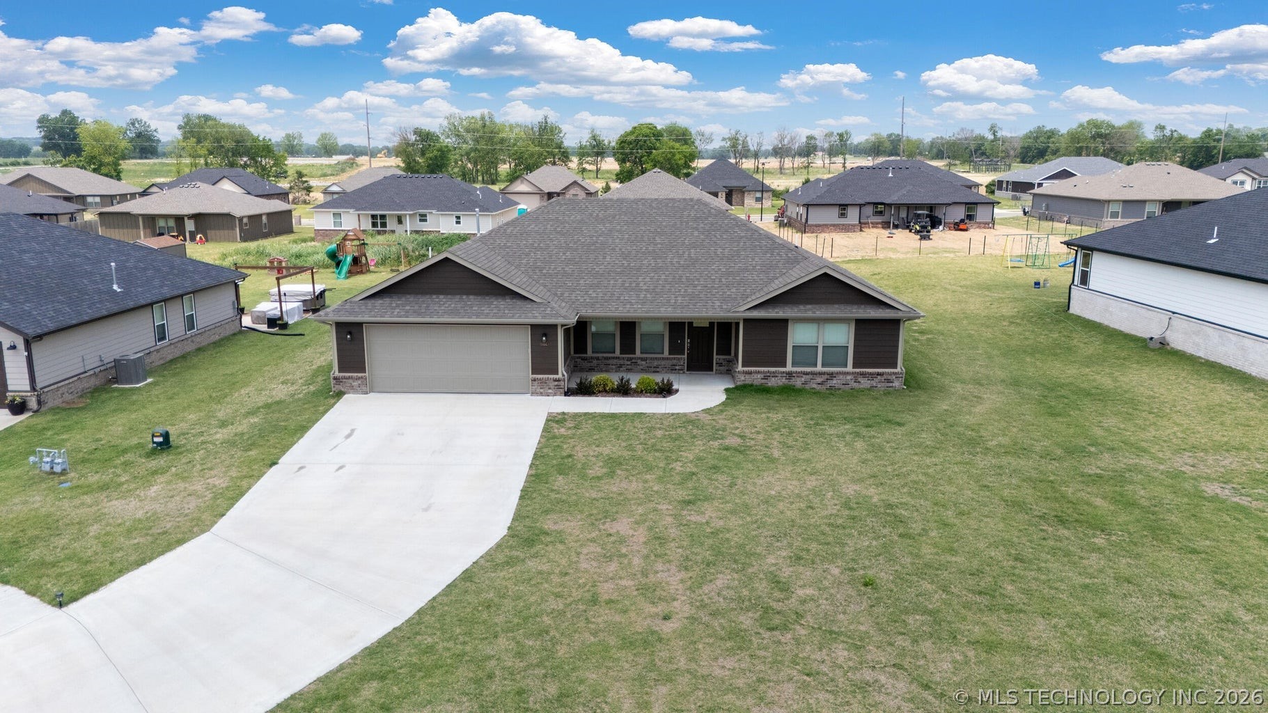 1100 Center Court Circle Grove OK 74344