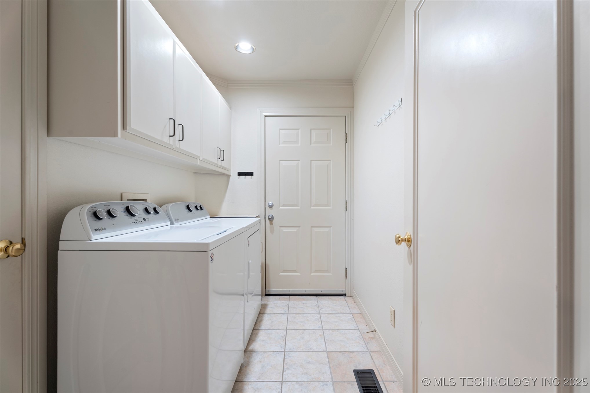 56901 E Walnut Monkey Island OK 74331