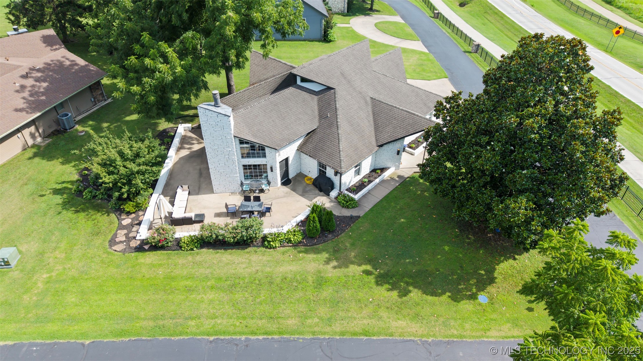 56901 E Walnut Monkey Island OK 74331