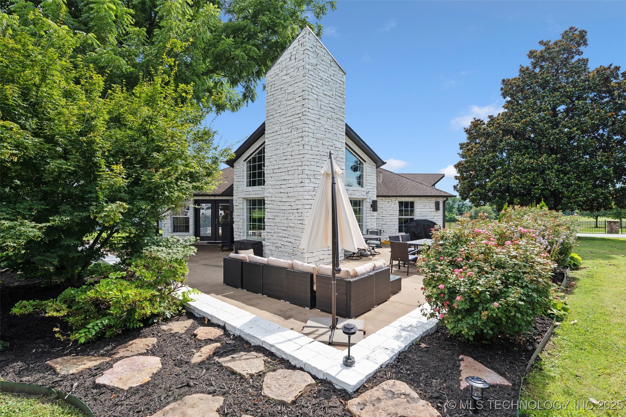 56901 E Walnut Monkey Island OK 74331