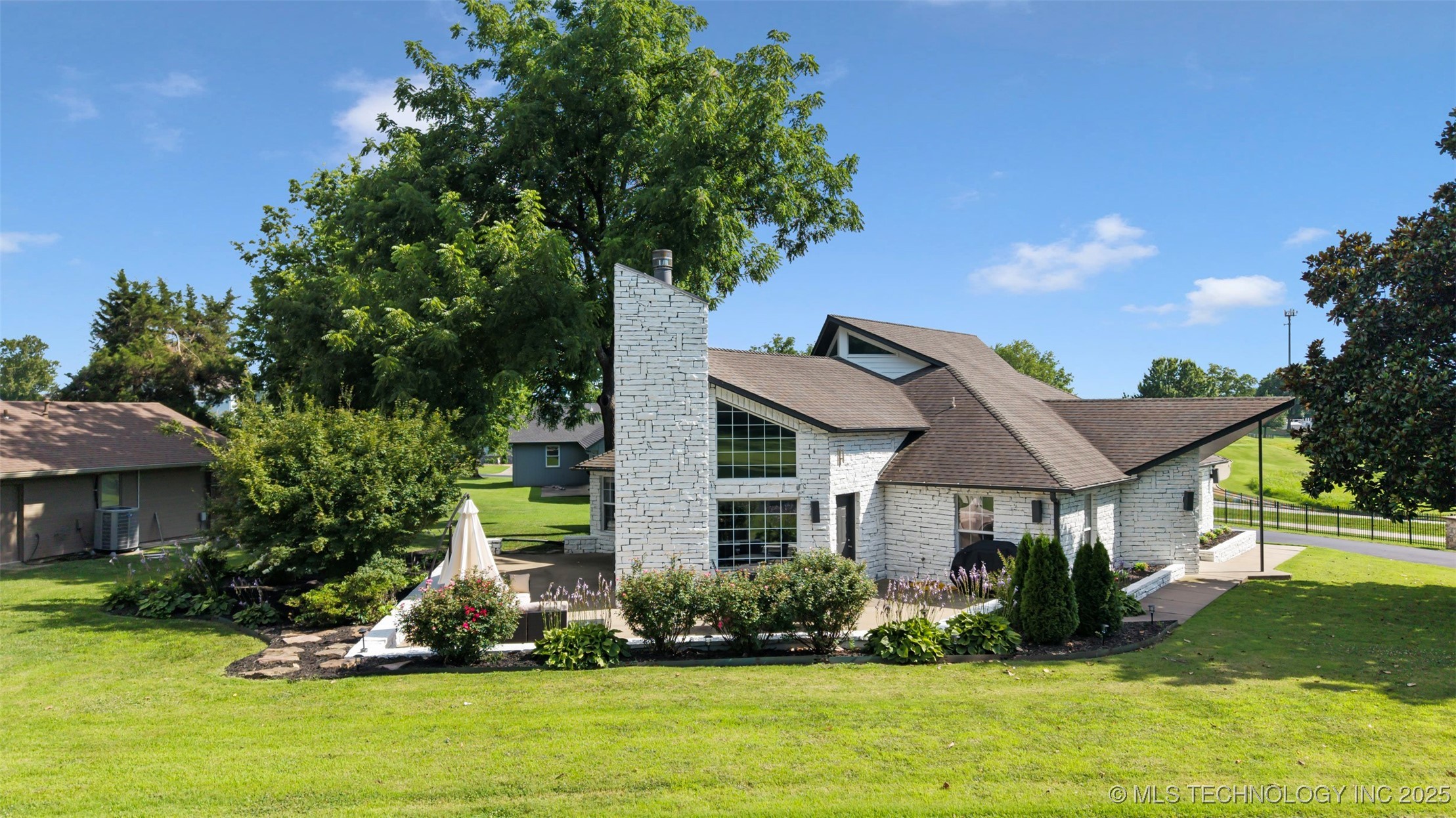 56901 E Walnut Monkey Island OK 74331