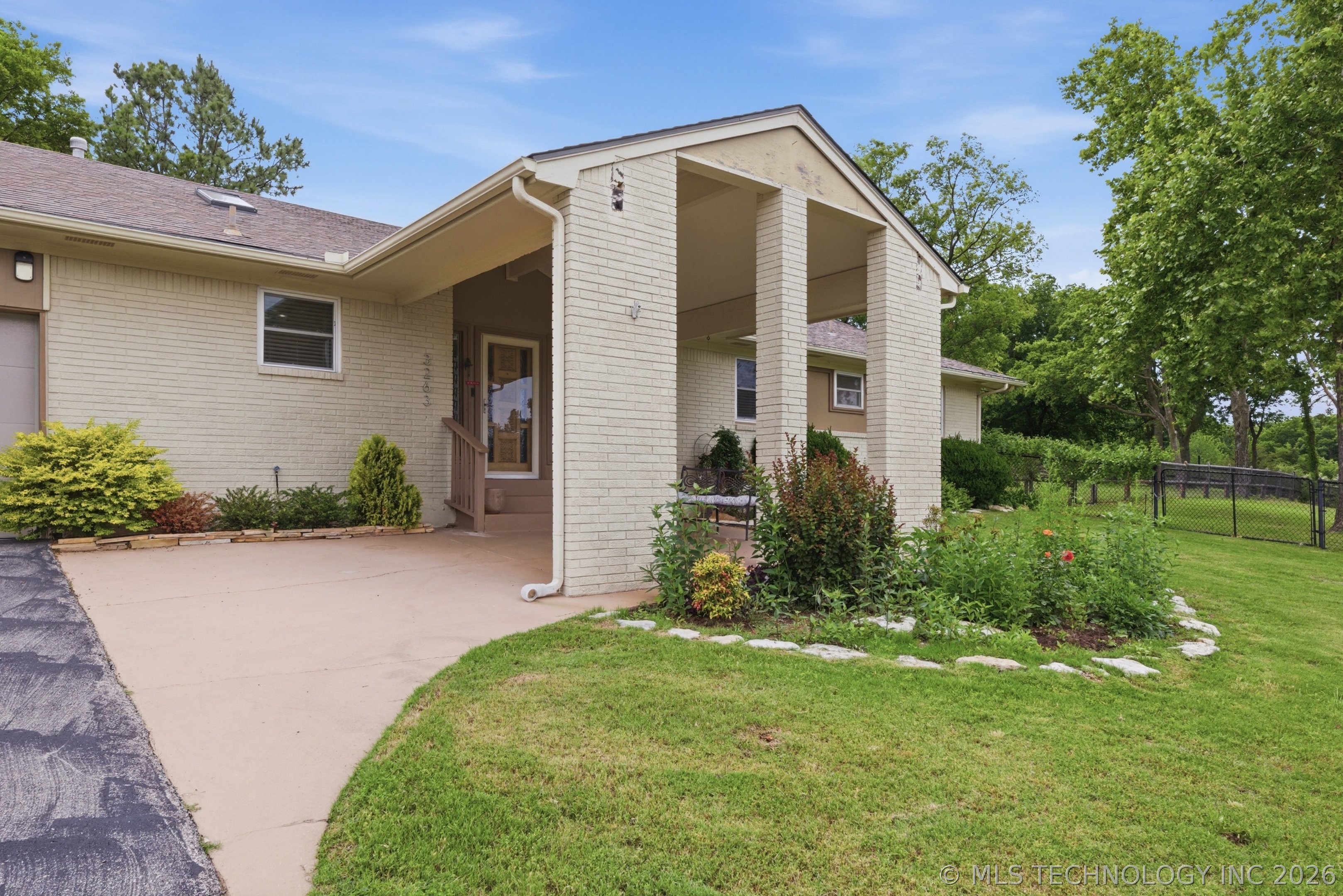3263 W 72nd Street Tulsa OK 74132