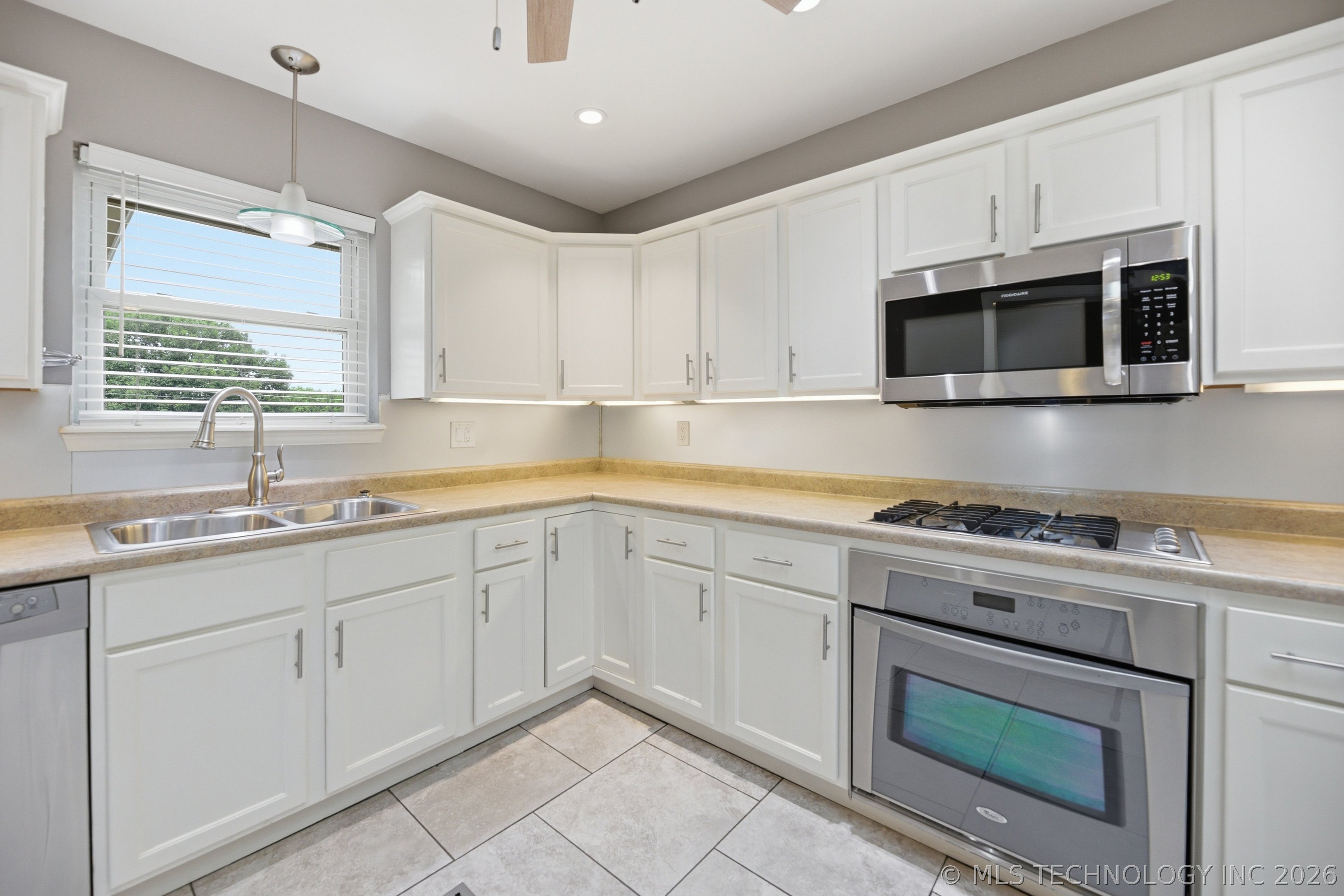 3263 W 72nd Street Tulsa OK 74132
