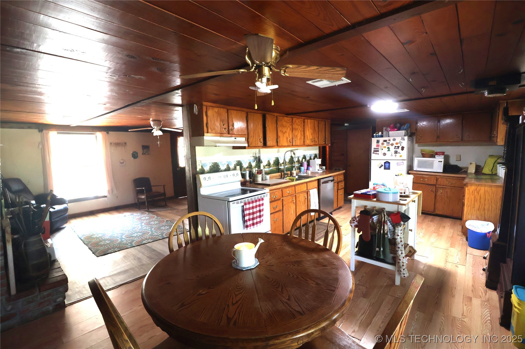2601 N Witte Poteau OK 74953