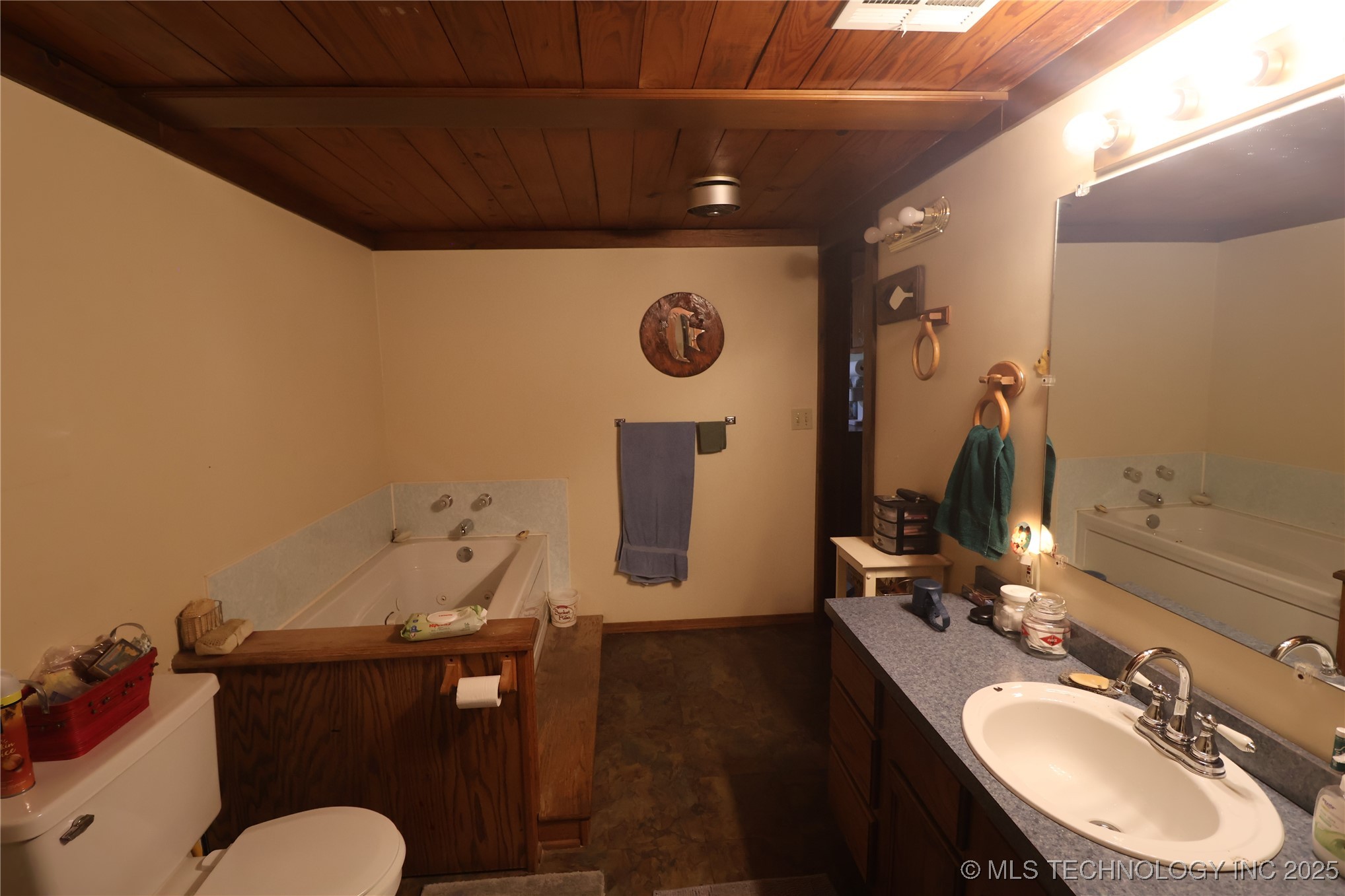 2601 N Witte Poteau OK 74953