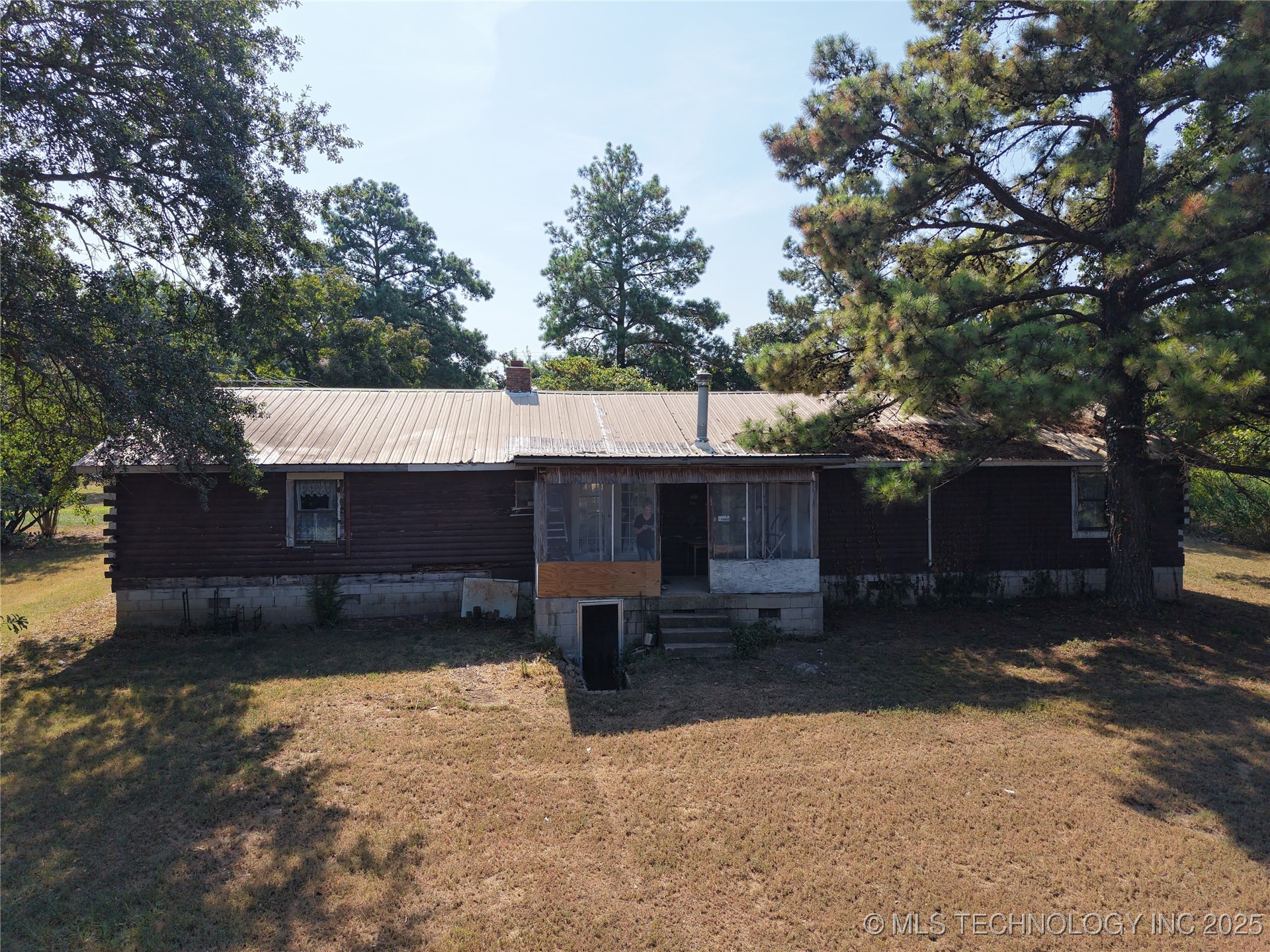 2601 N Witte Poteau OK 74953
