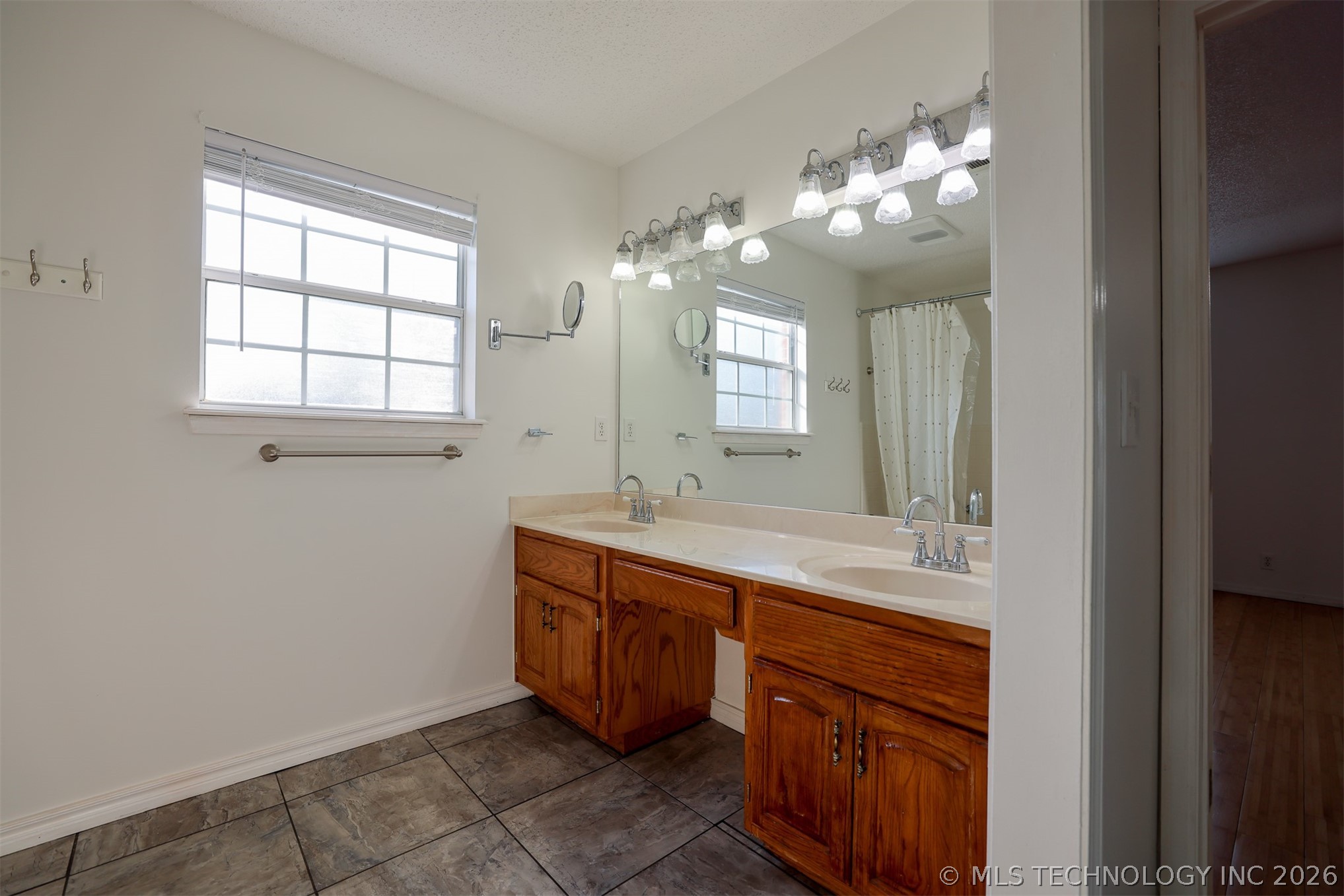 1601 N Detroit Avenue Tulsa OK 74106