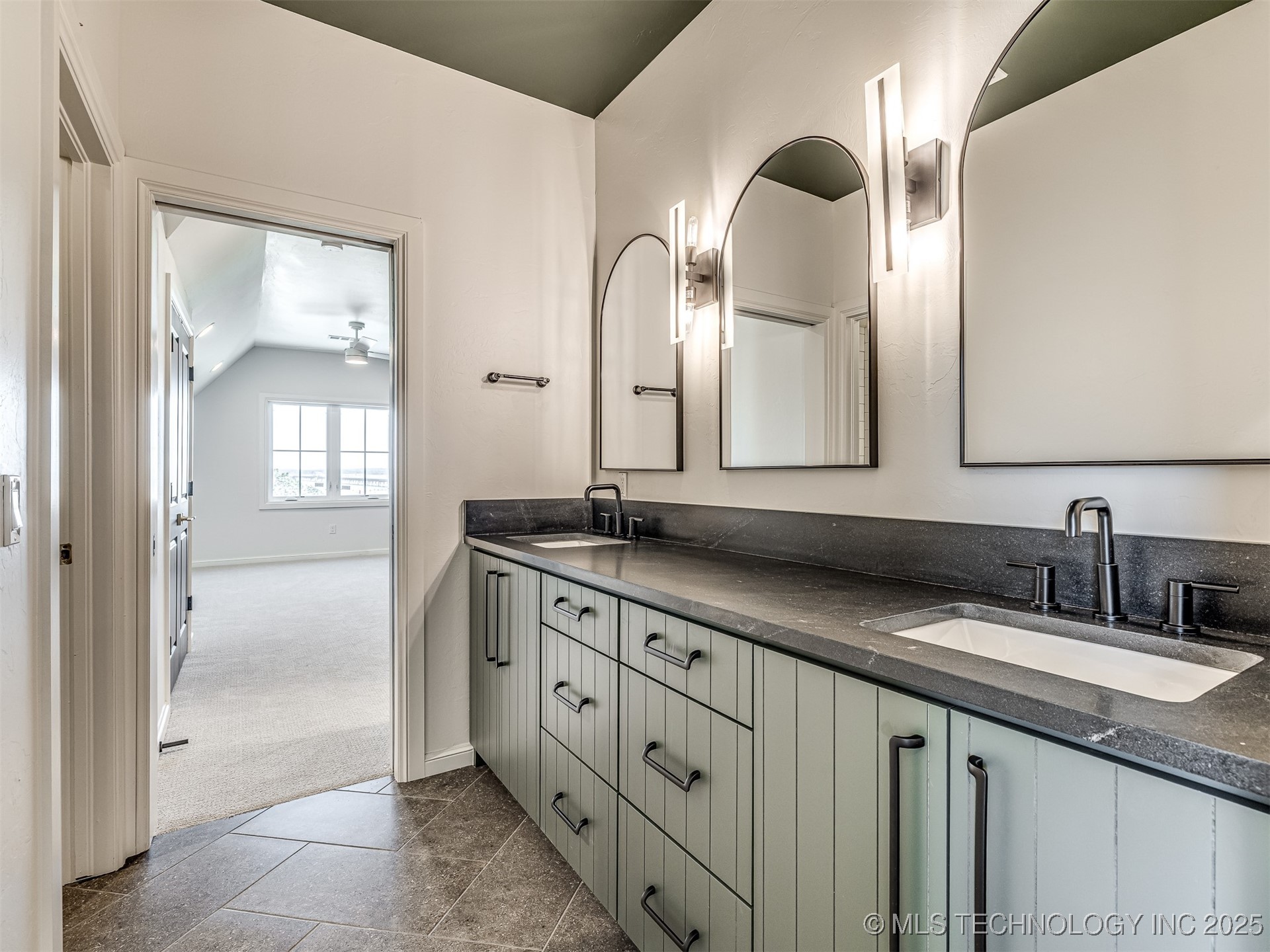 12165 Sunrise Ridge Loop Kingston OK 73439