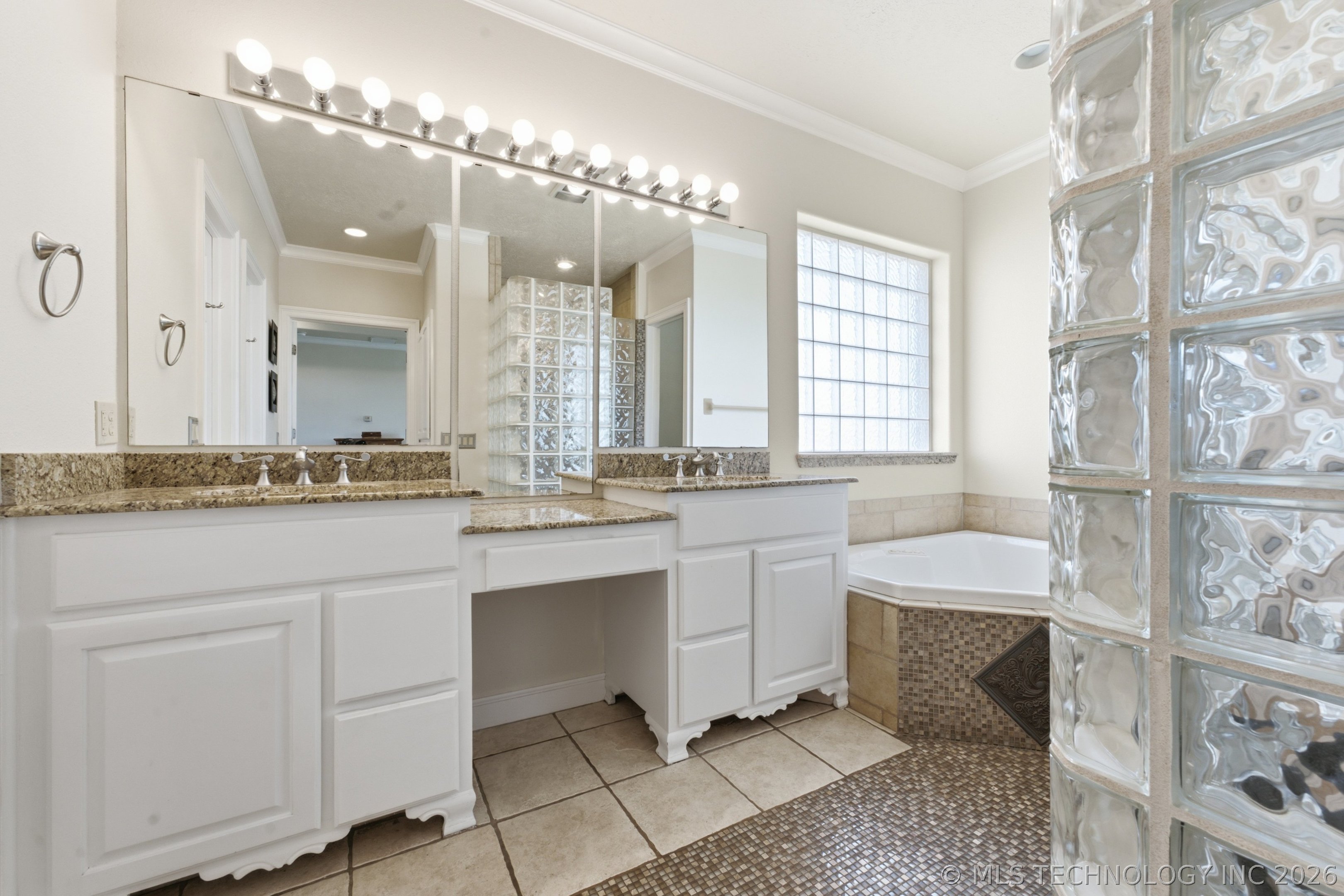 3315 E Ridgewood Drive Cushing OK 74023