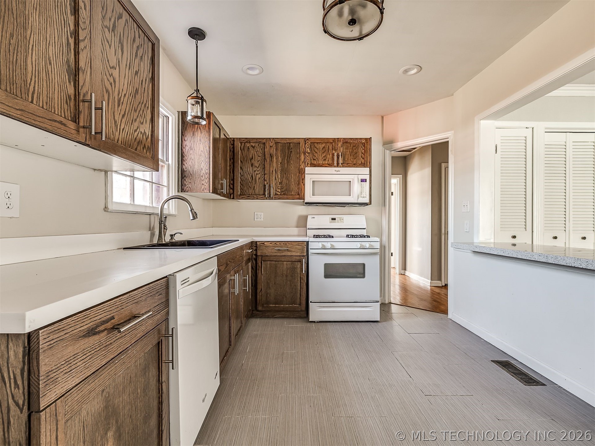 3923 E 11th Place Tulsa OK 74112