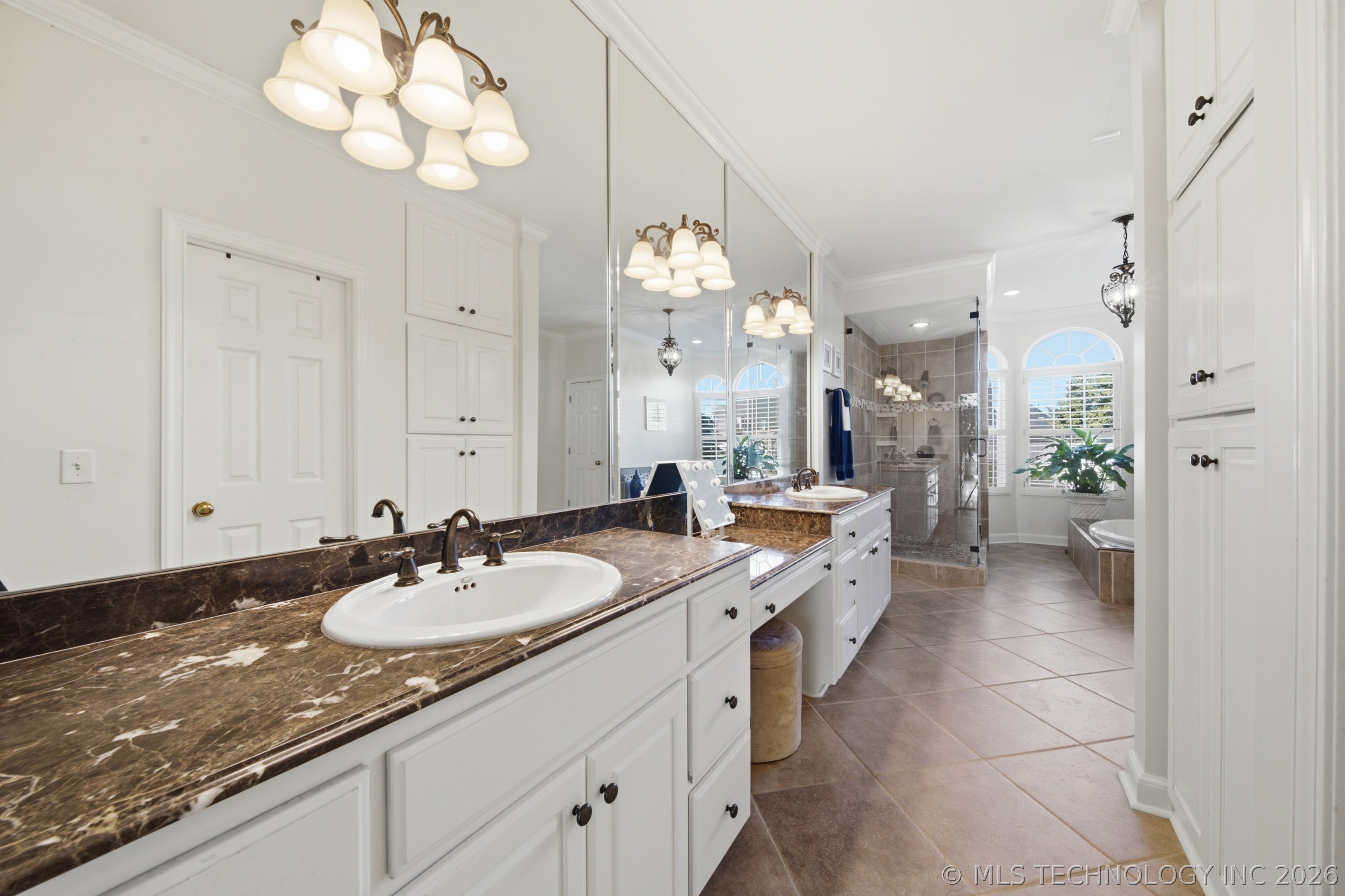 6017 W Phoenix Court Broken Arrow OK 74011