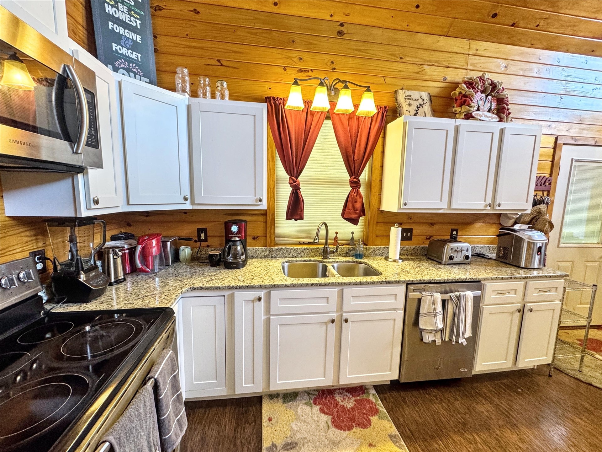 33473 Highway 82 Cookson OK 74427
