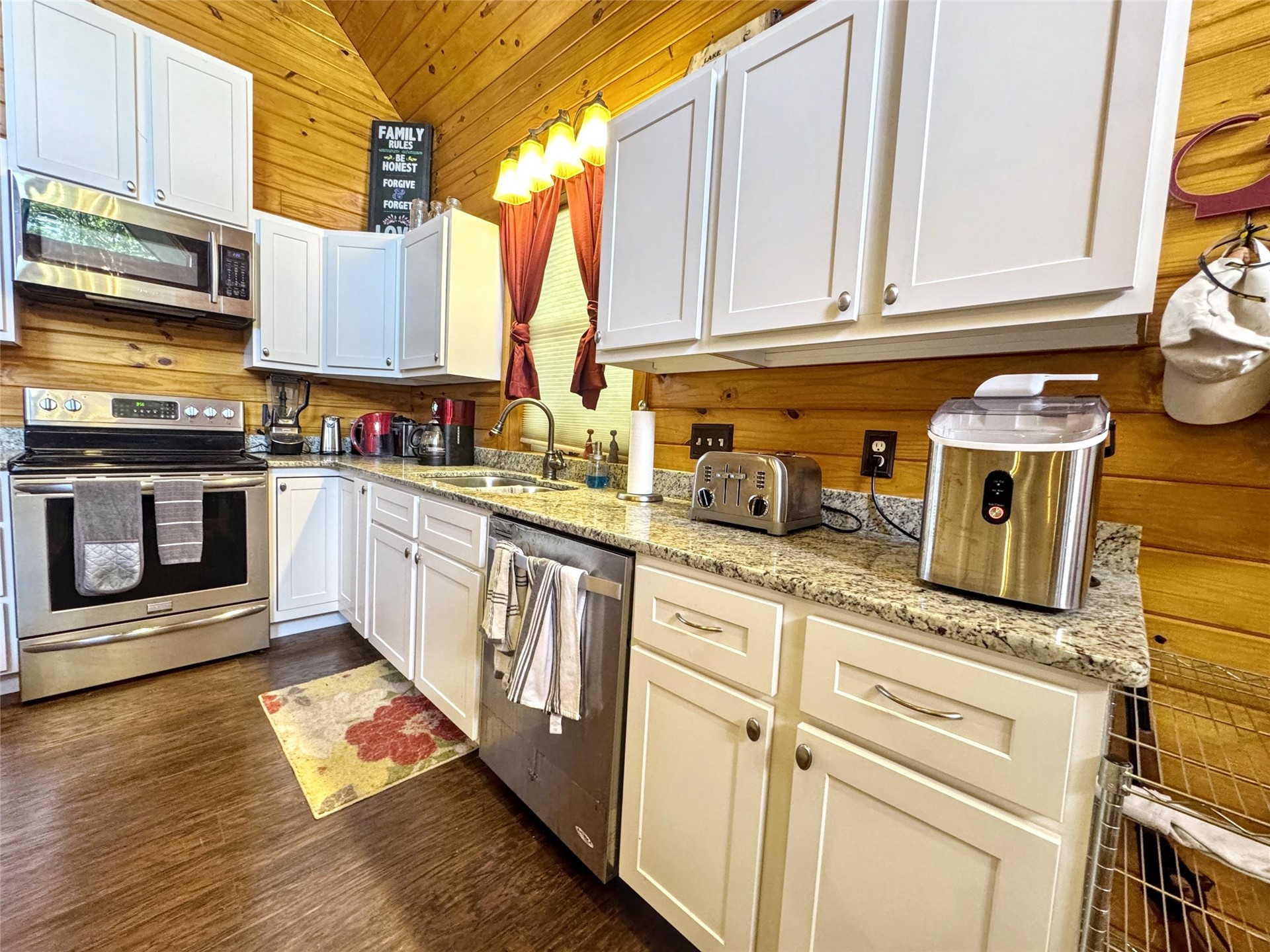 33473 Highway 82 Cookson OK 74427