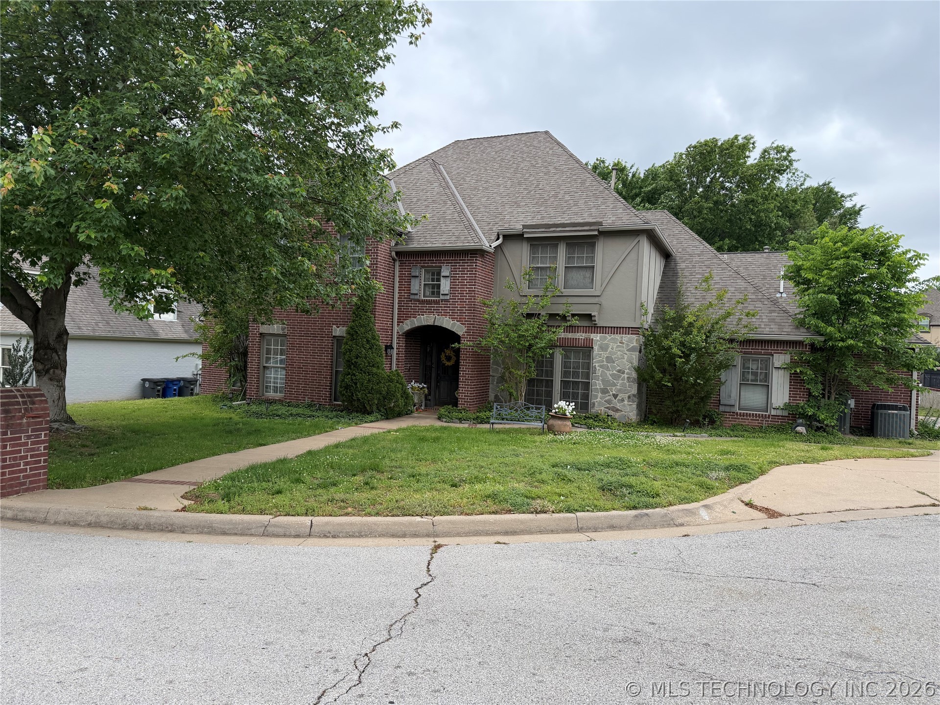 8702 S Winston Place Tulsa OK 74137